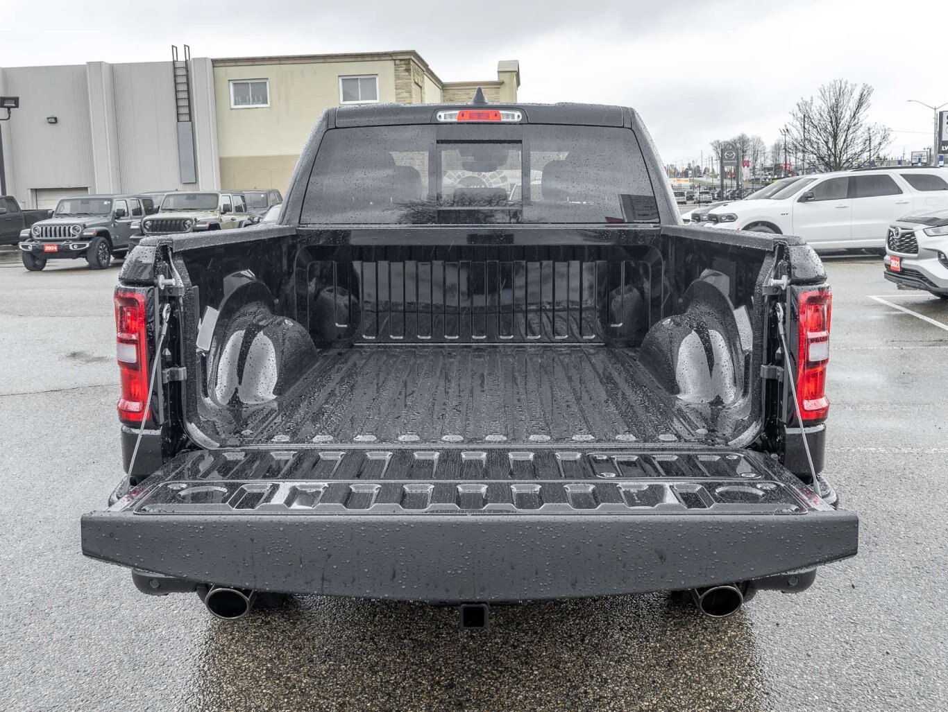 2026 Ram 1500 SPORT HEMI 3.92 AXLE RATIO PANO ROOF 4X4