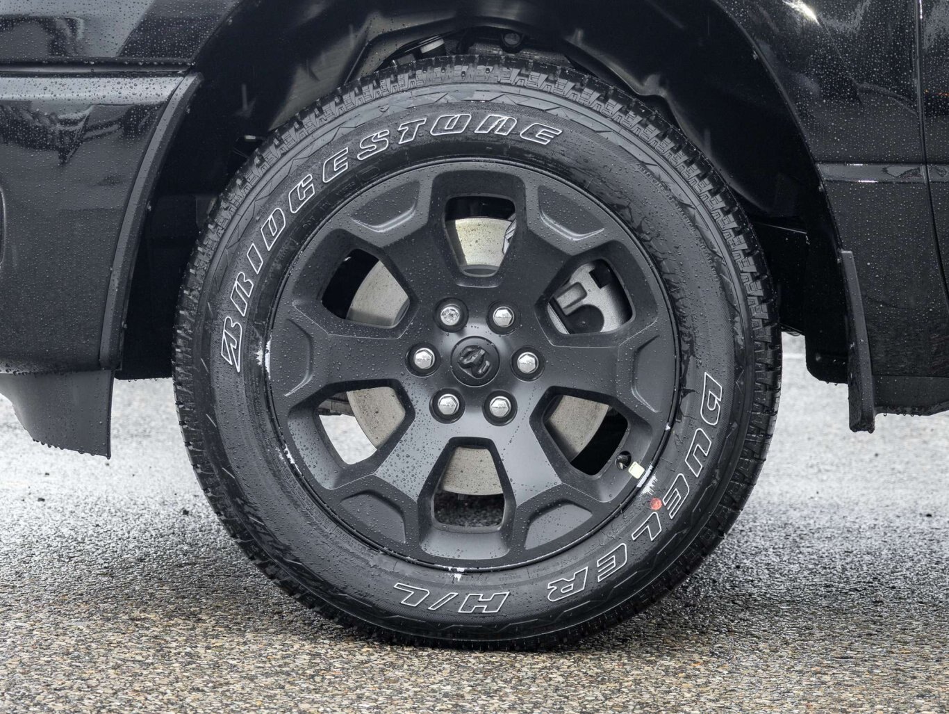 2026 Ram 1500 SPORT HEMI 3.92 AXLE RATIO PANO ROOF 4X4