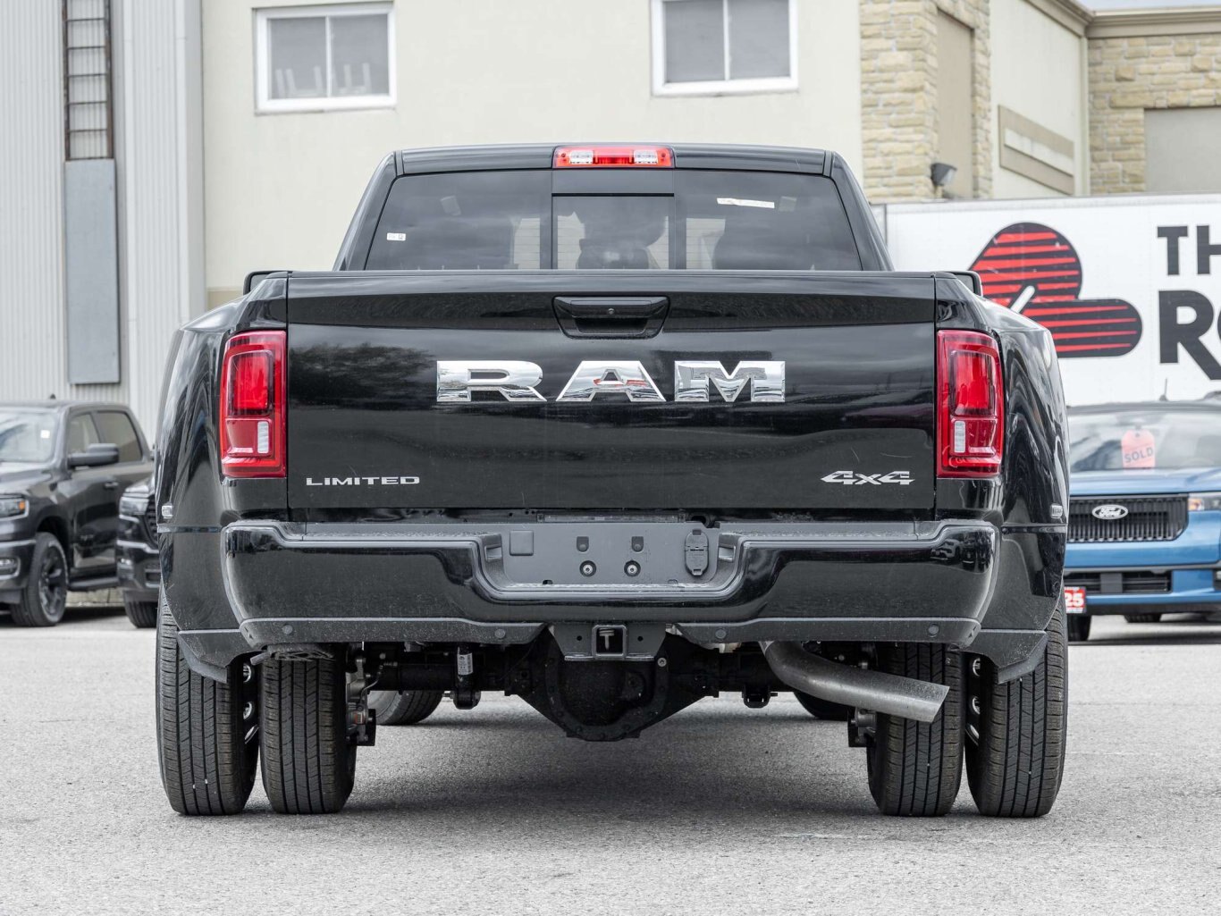 2026 Ram 3500 LIMITED DUALLY 4X4 CREW CAB LOADED DIESEL