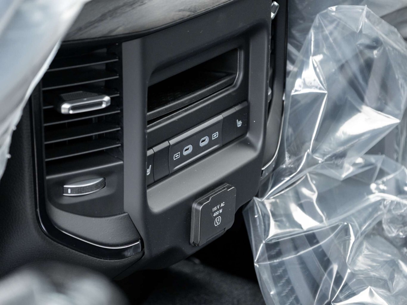2026 Ram 3500 LIMITED DUALLY 4X4 CREW CAB LOADED DIESEL
