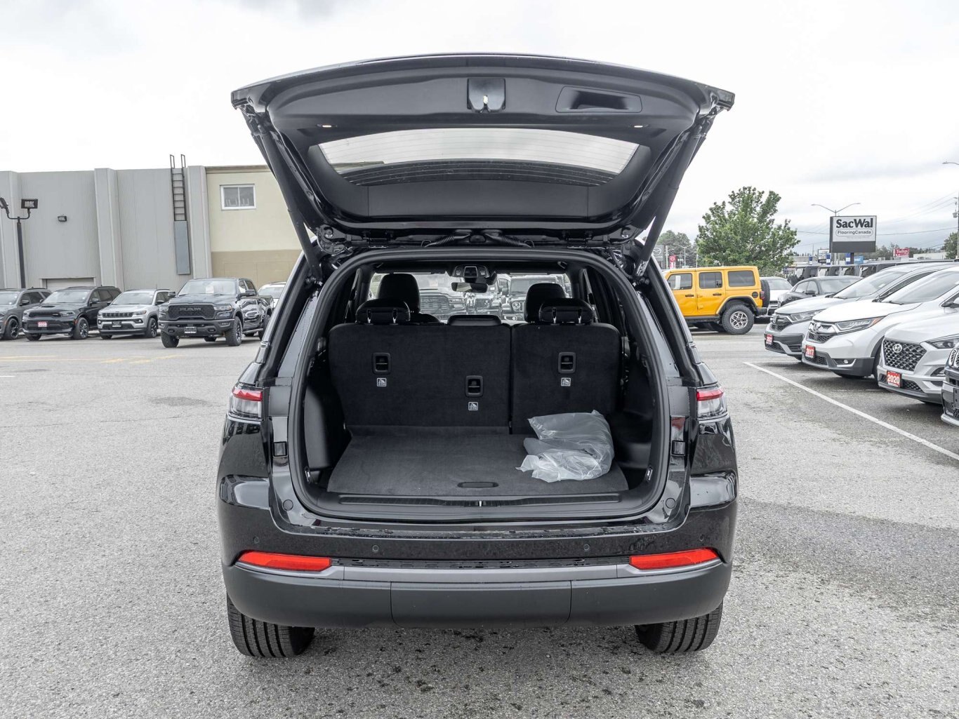 2026 Jeep Grand Cherokee NEW GRAND CHEROKEE ALTITUDE SAVE BIG!