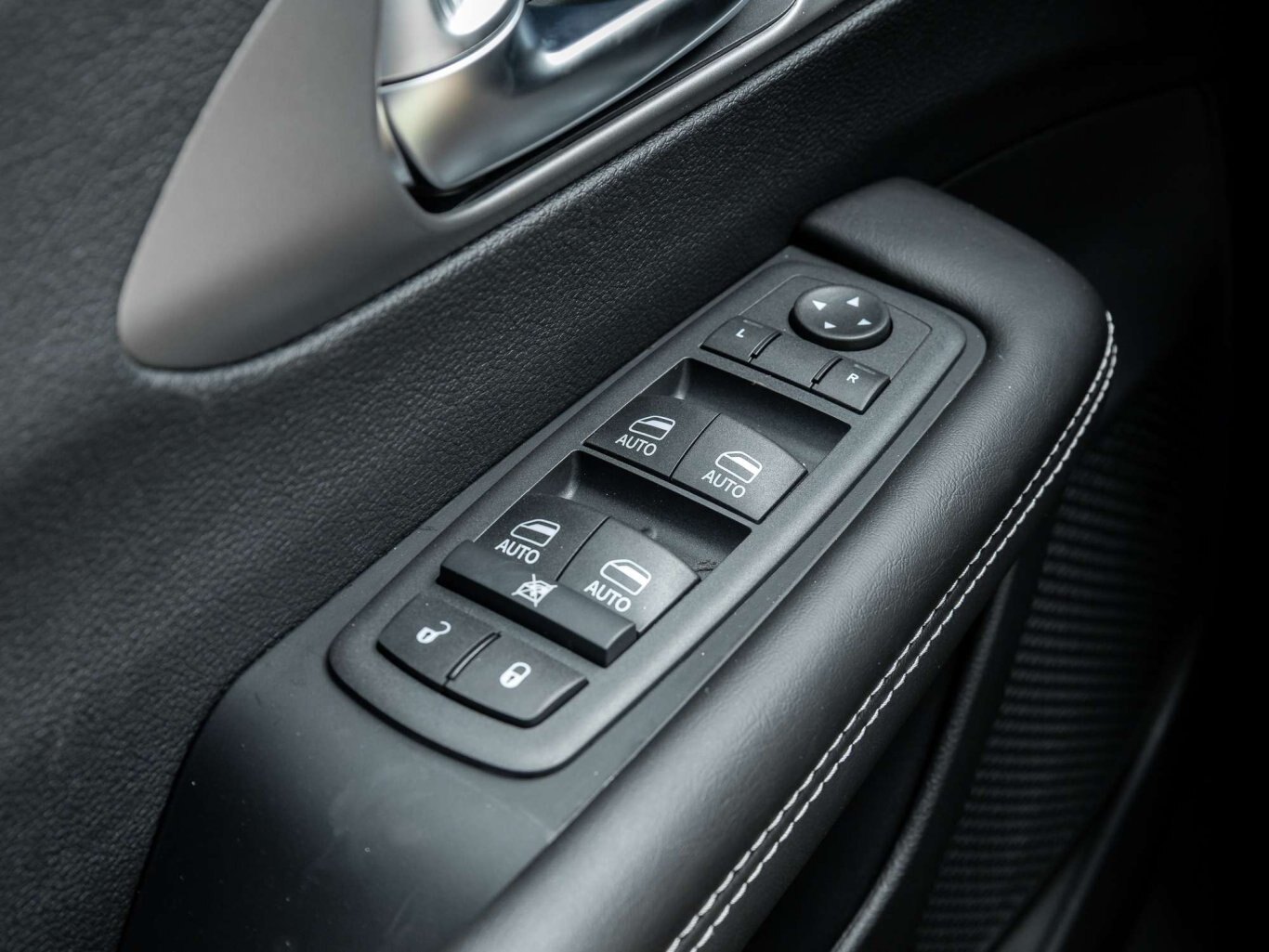 2027 Chrysler Pacifica S PKG ALL NEW DESIGN LOW RATES SAVE BIG !