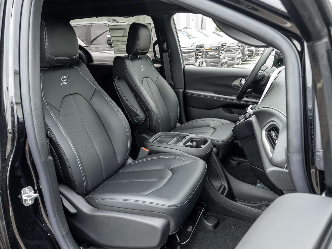 2027 Chrysler Pacifica S PKG ALL NEW DESIGN LOW RATES SAVE BIG !