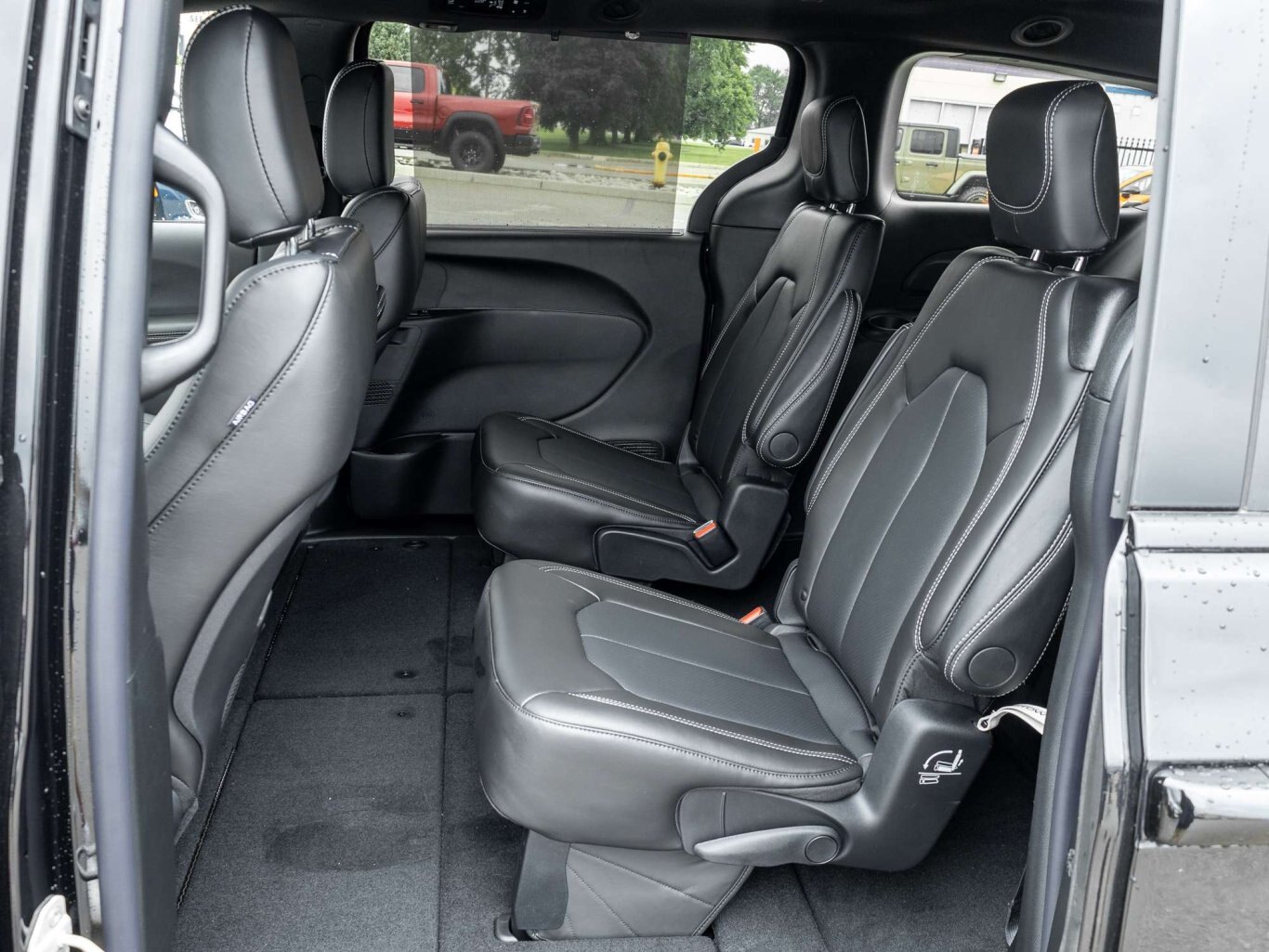 2027 Chrysler Pacifica S PKG ALL NEW DESIGN LOW RATES SAVE BIG !