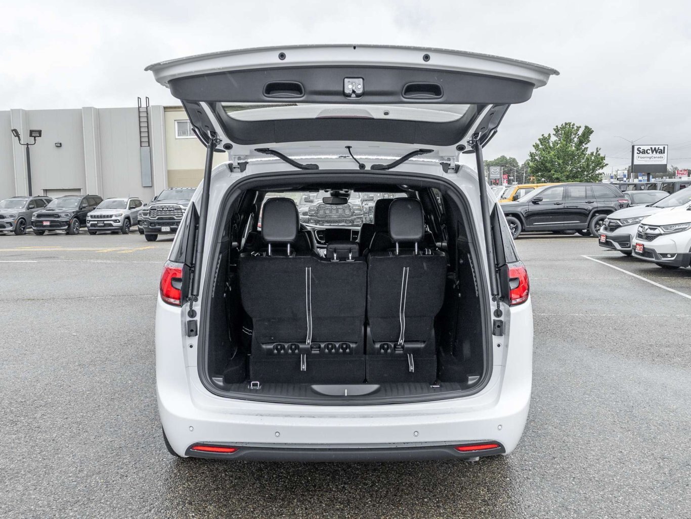 2027 Chrysler Pacifica S PKG ALL NEW DESIGN LOW RATES SAVE BIG !
