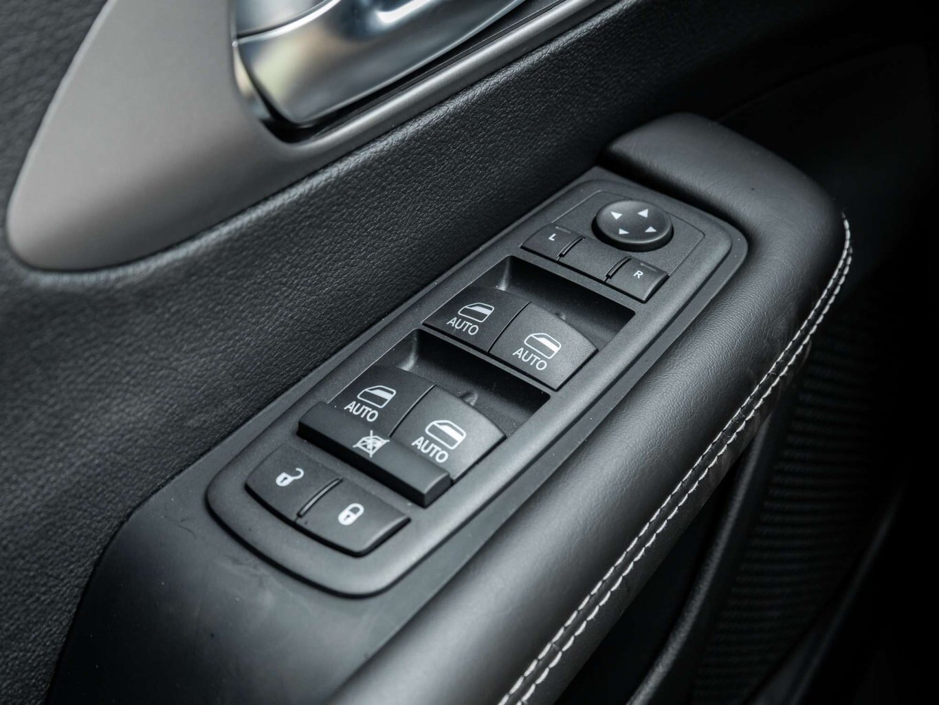 2027 Chrysler Pacifica S PKG ALL NEW DESIGN LOW RATES SAVE BIG !