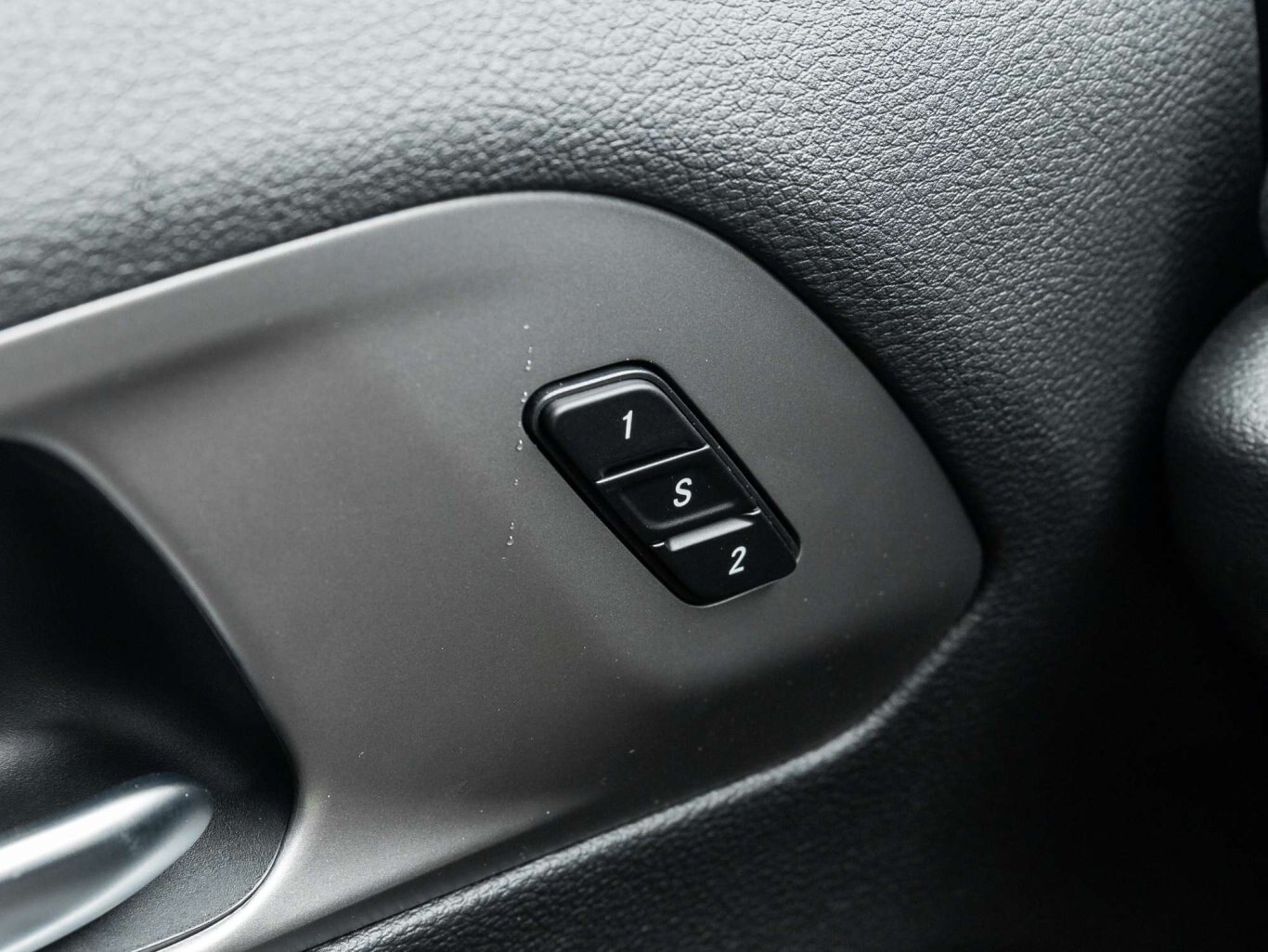 2027 Chrysler Pacifica S PKG ALL NEW DESIGN LOW RATES SAVE BIG !