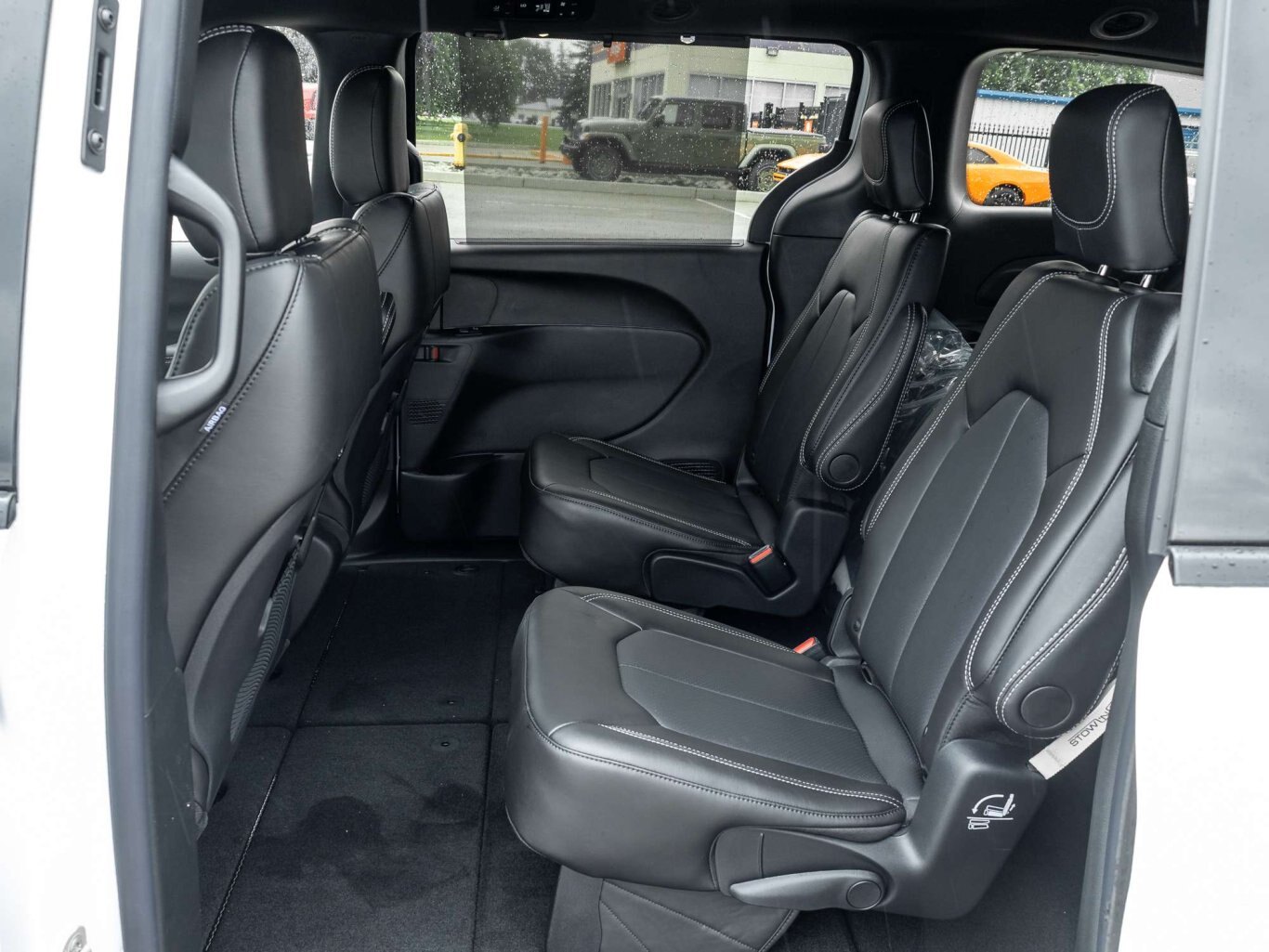 2027 Chrysler Pacifica S PKG ALL NEW DESIGN LOW RATES SAVE BIG !