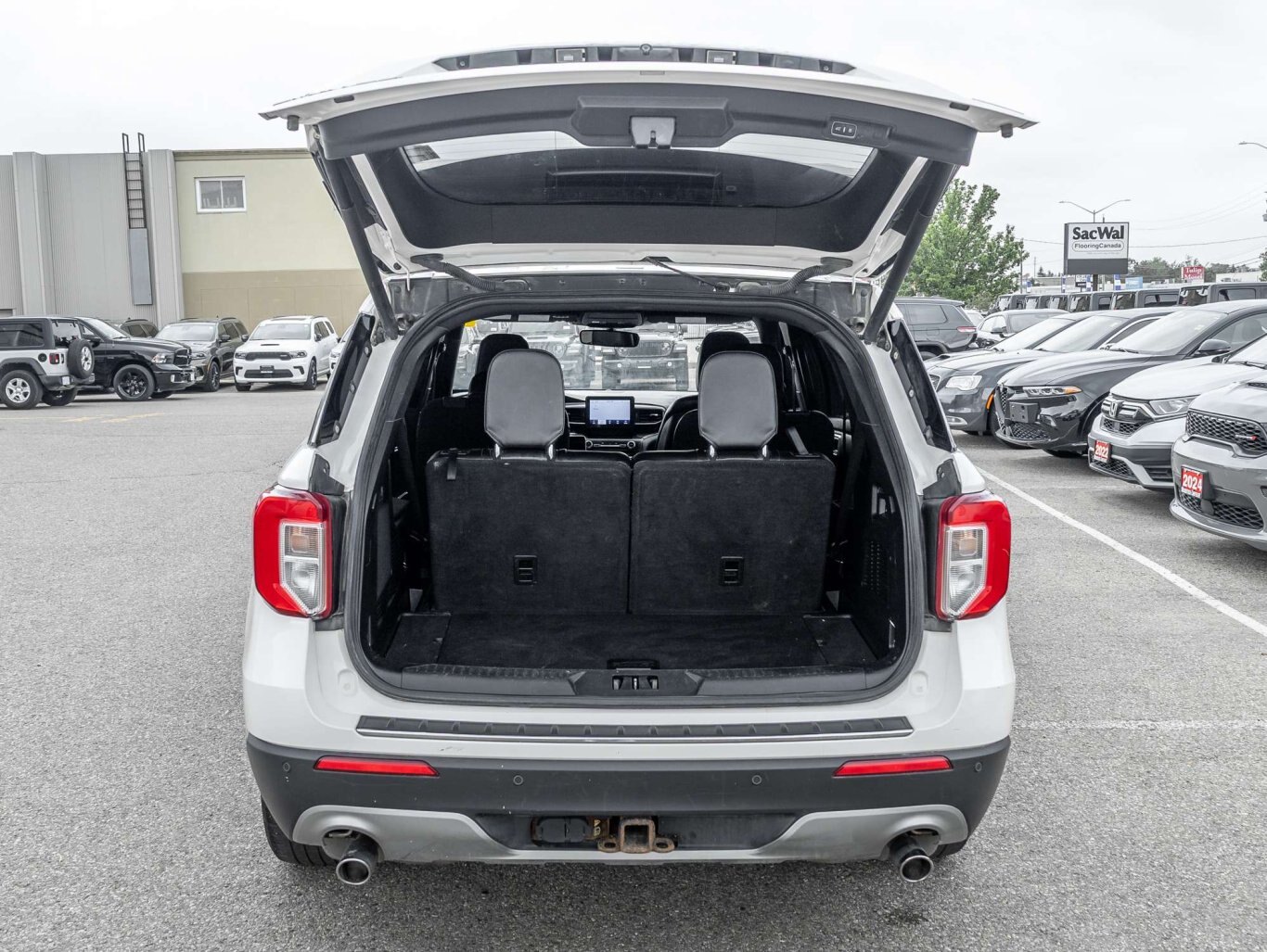 2020 Ford Explorer FRESH LOCAL TRADE 4WD 3RD ROW SEATING!