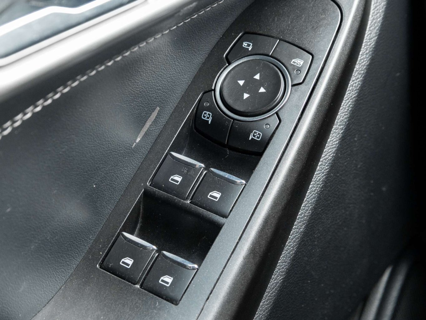 2020 Ford Explorer FRESH LOCAL TRADE 4WD 3RD ROW SEATING!