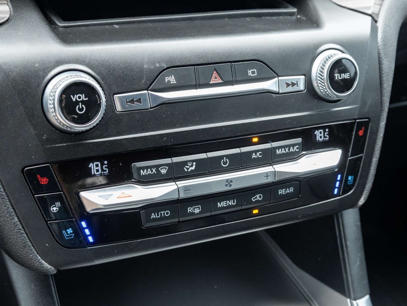 2020 Ford Explorer FRESH LOCAL TRADE 4WD 3RD ROW SEATING!