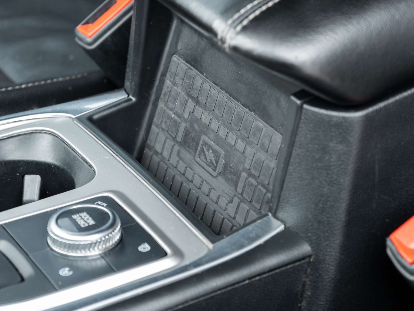 2020 Ford Explorer FRESH LOCAL TRADE 4WD 3RD ROW SEATING!