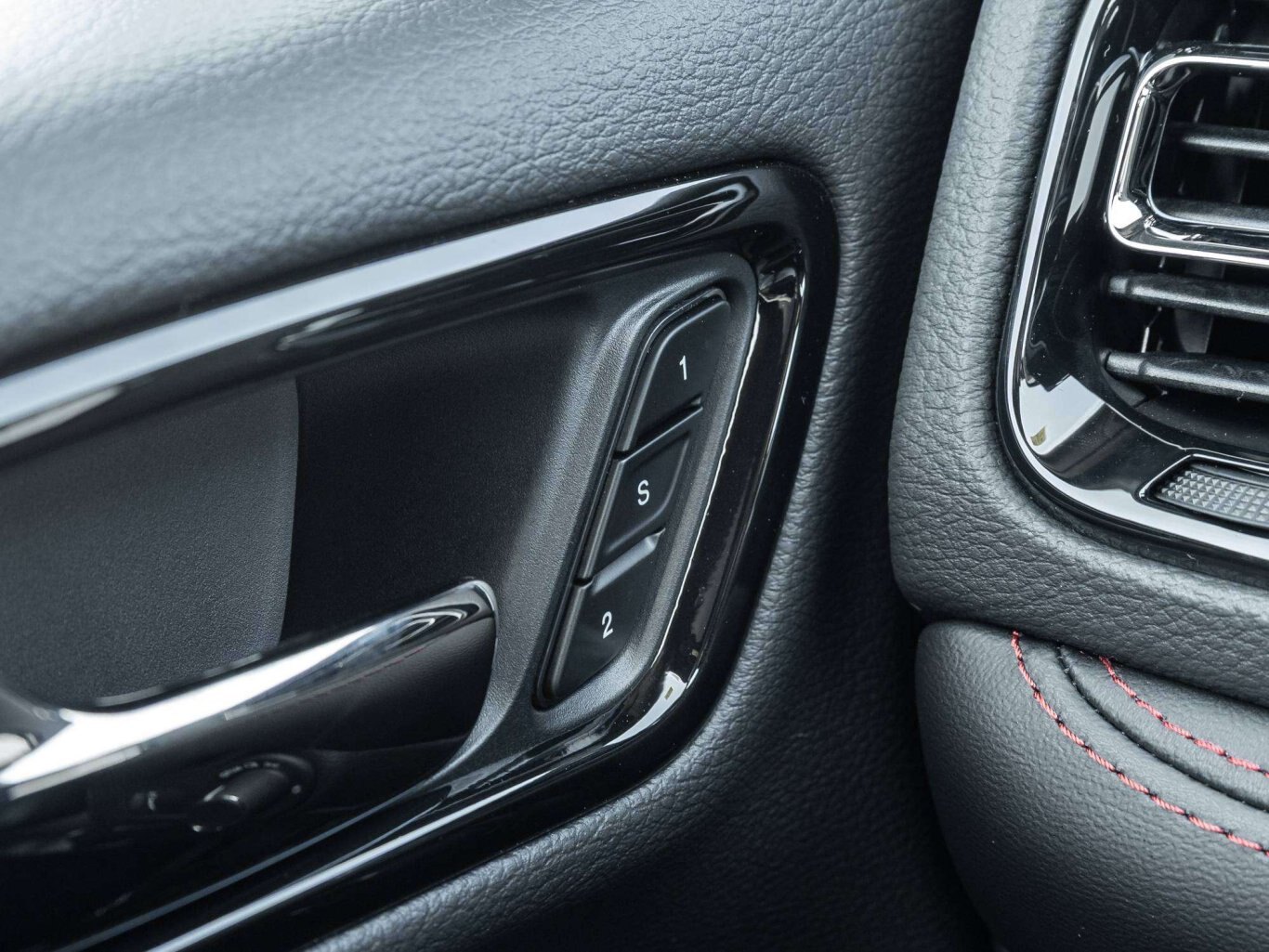 2026 Dodge Durango PLUS BLACK TOP HEMI BLIND SPOT LED
