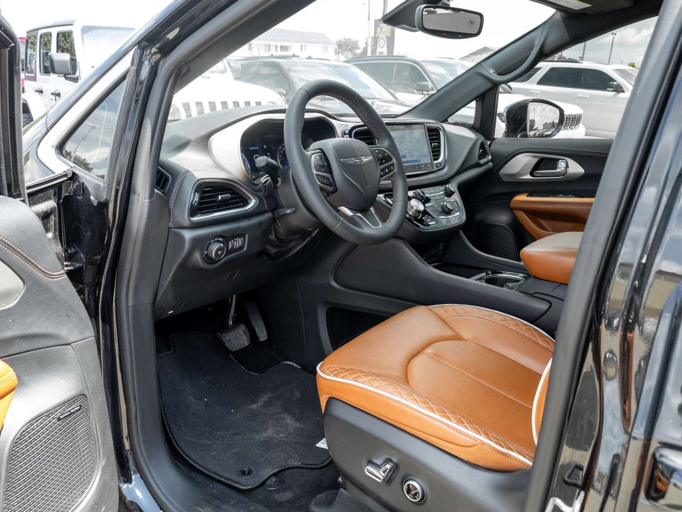 2024 Chrysler Pacifica PINNACLE AWD LEATHER ADAPTIVE COMPANY CAR