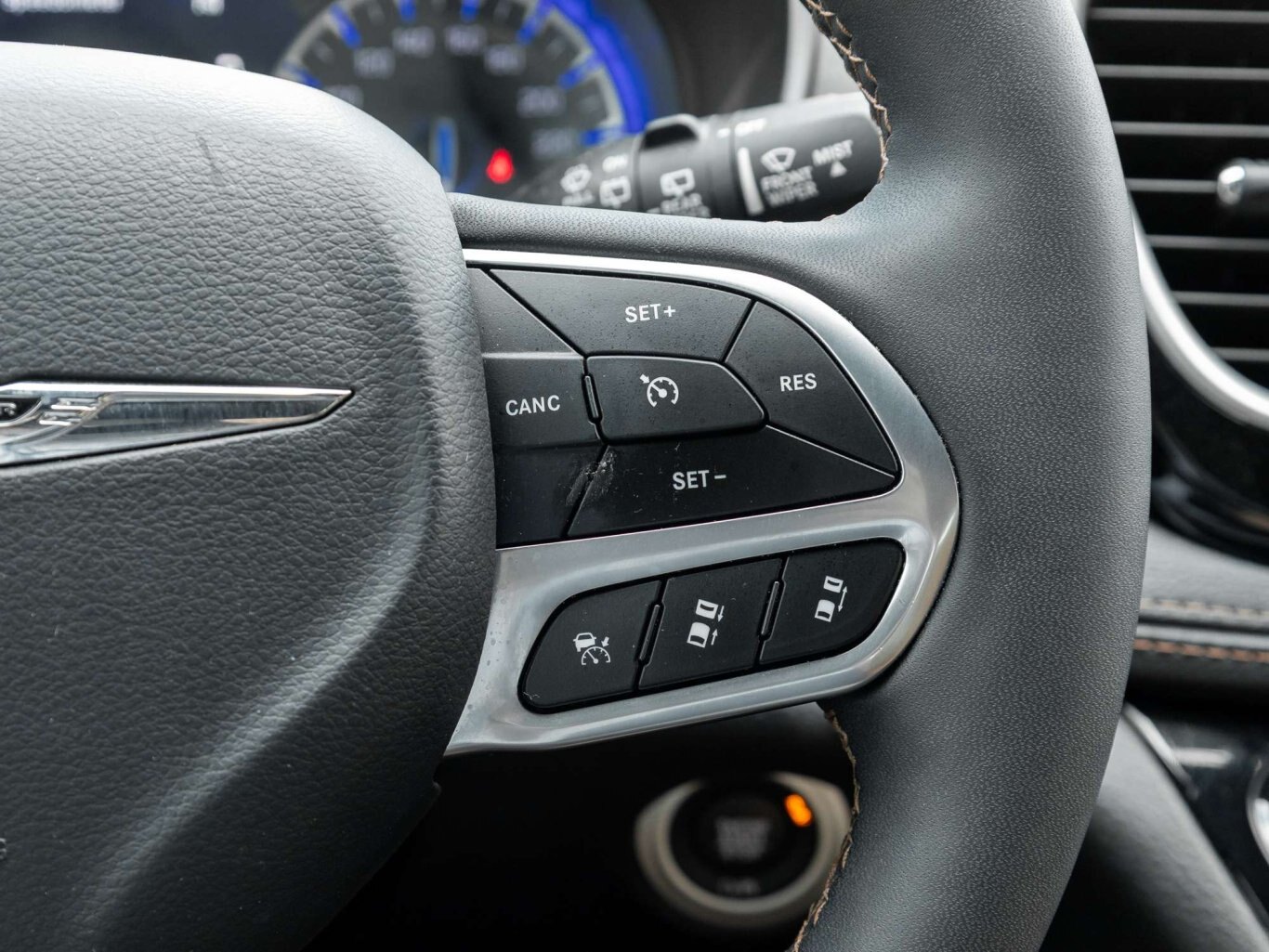 2024 Chrysler Pacifica PINNACLE AWD LEATHER ADAPTIVE COMPANY CAR