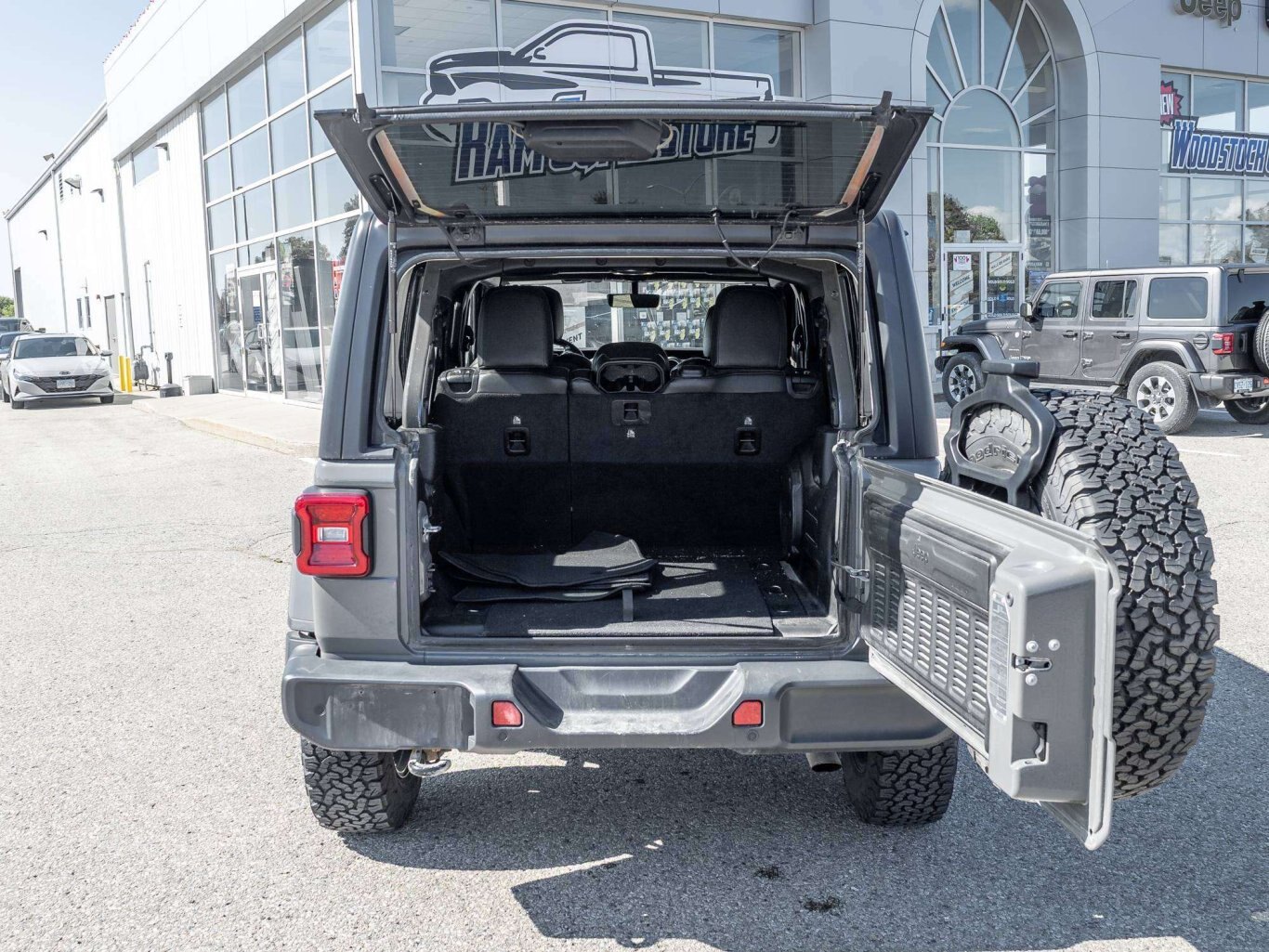 2020 Jeep Wrangler SAHARA COLD WEATHER PKG SAFETY PKG LEATHER