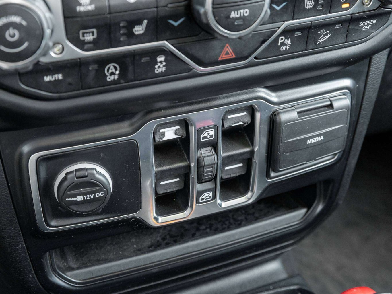2020 Jeep Wrangler SAHARA COLD WEATHER PKG SAFETY PKG LEATHER