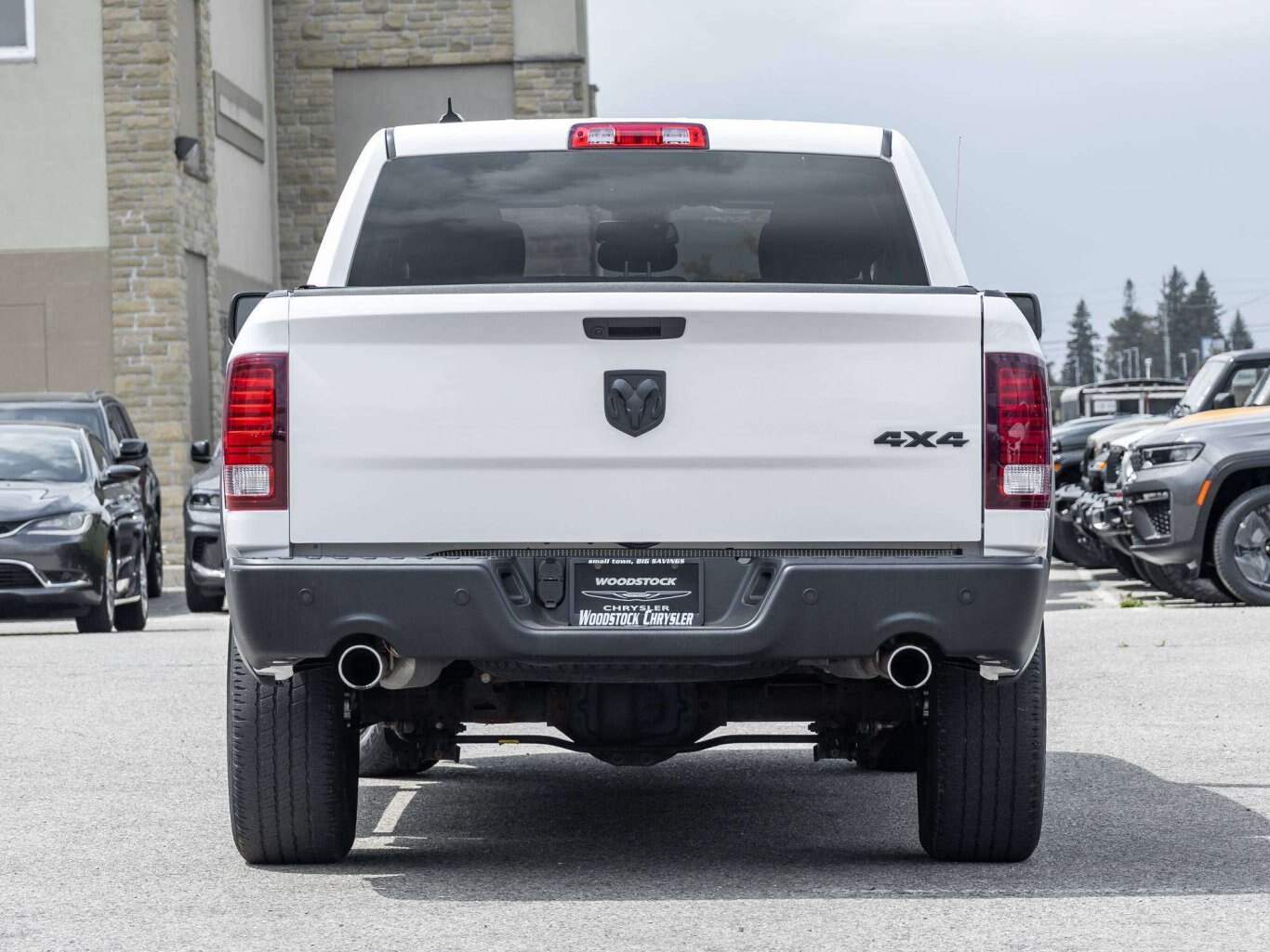 2021 Ram 1500 WARLOCK LUX PKG LOW KMS HEMI FRESH TRADE