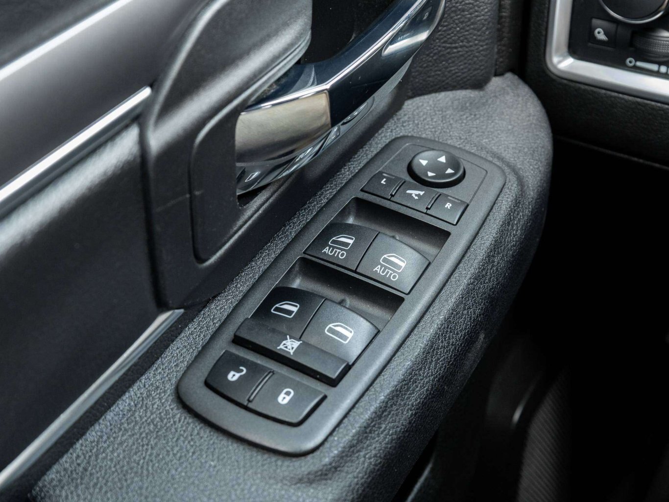 2021 Ram 1500 WARLOCK LUX PKG LOW KMS HEMI FRESH TRADE