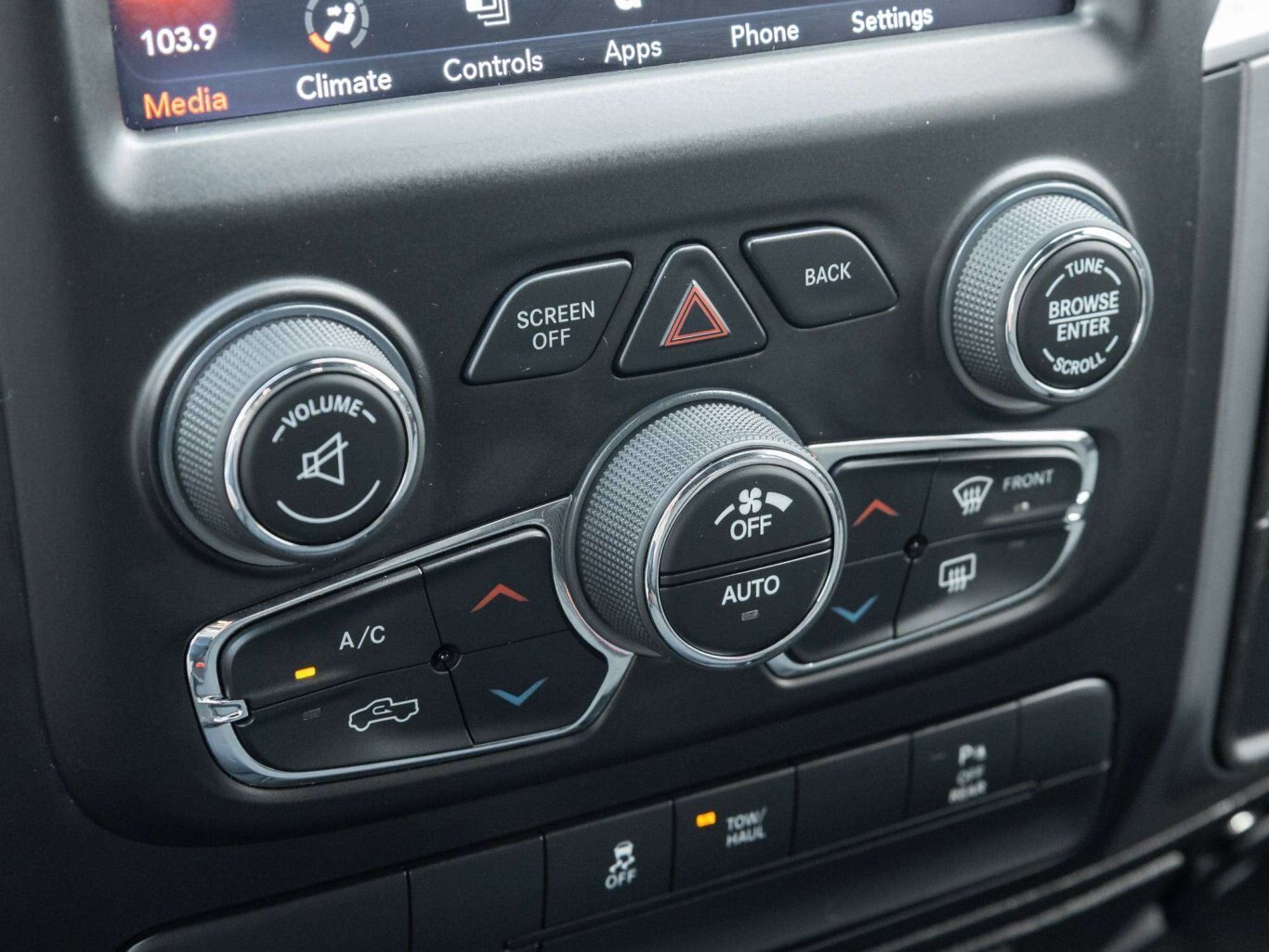 2021 Ram 1500 WARLOCK LUX PKG LOW KMS HEMI FRESH TRADE