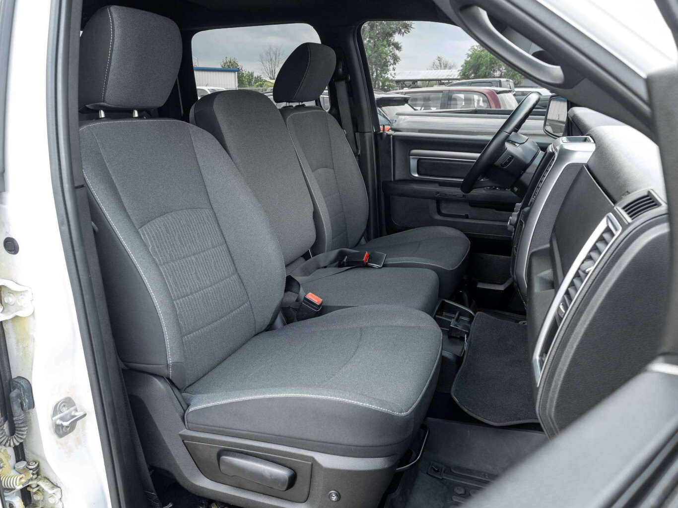 2021 Ram 1500 WARLOCK LUX PKG LOW KMS HEMI FRESH TRADE