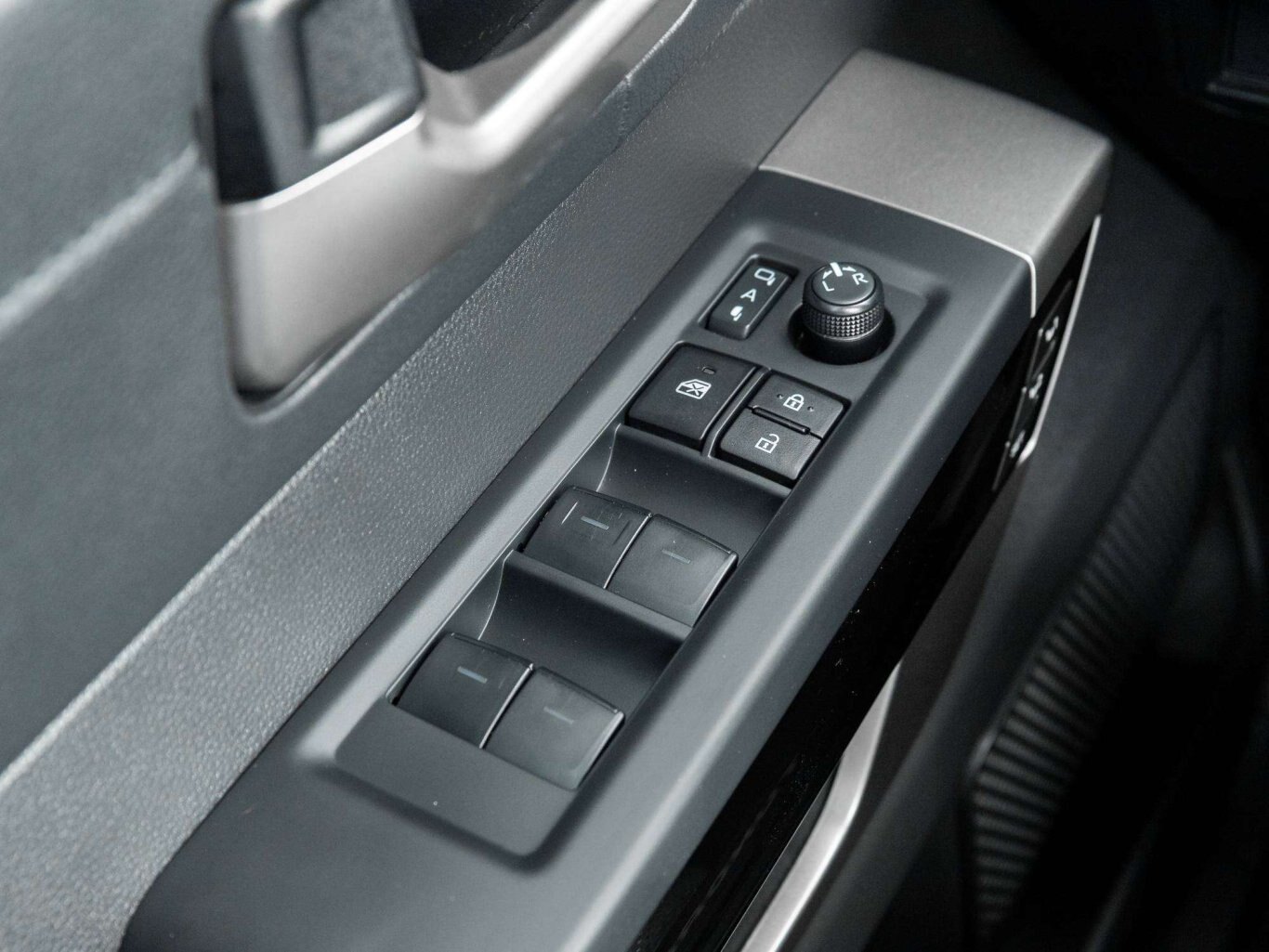 2025 Toyota Tundra LIMITED CREWMAX SUNROOF LEATHER
