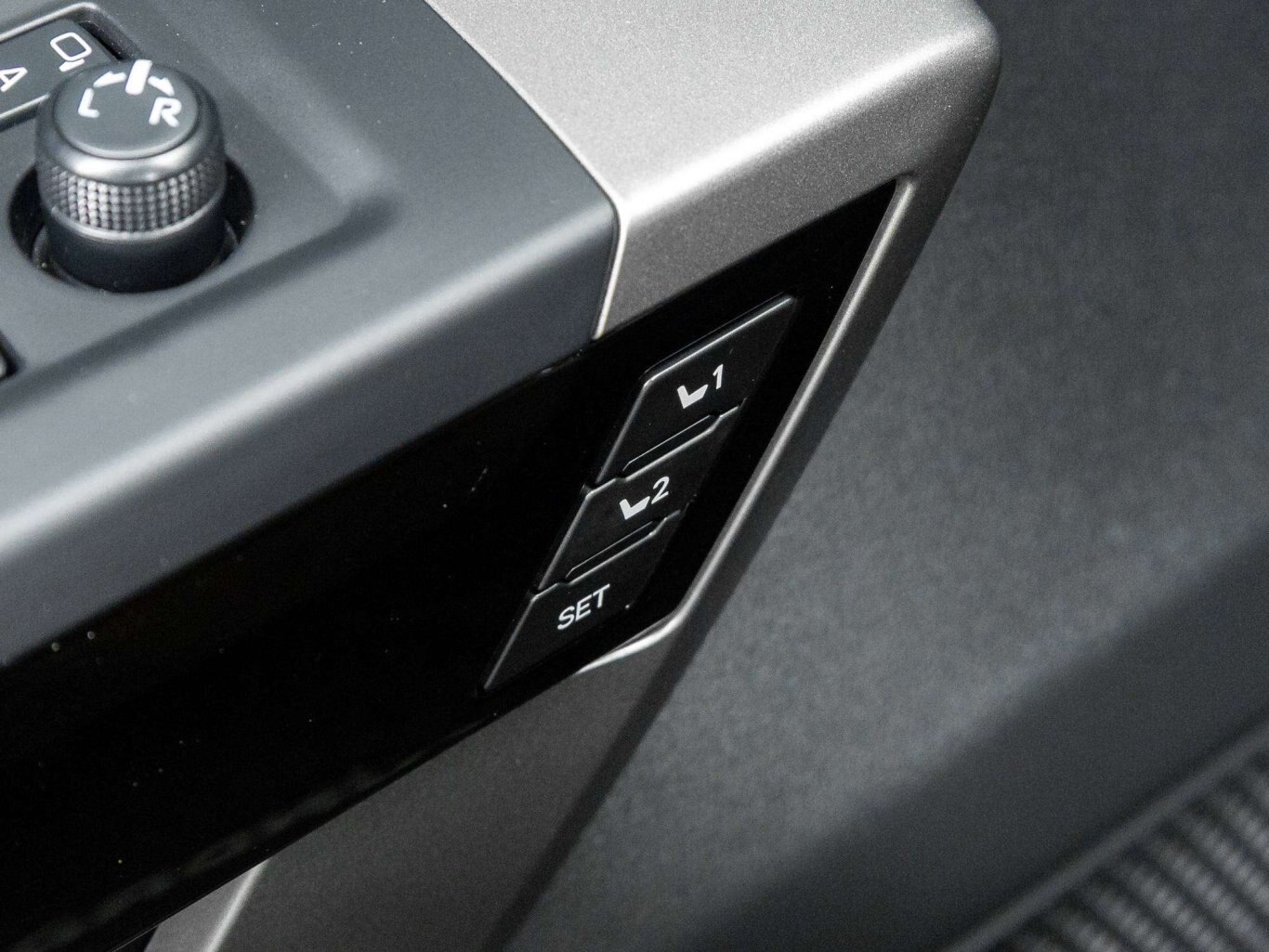 2025 Toyota Tundra LIMITED CREWMAX SUNROOF LEATHER