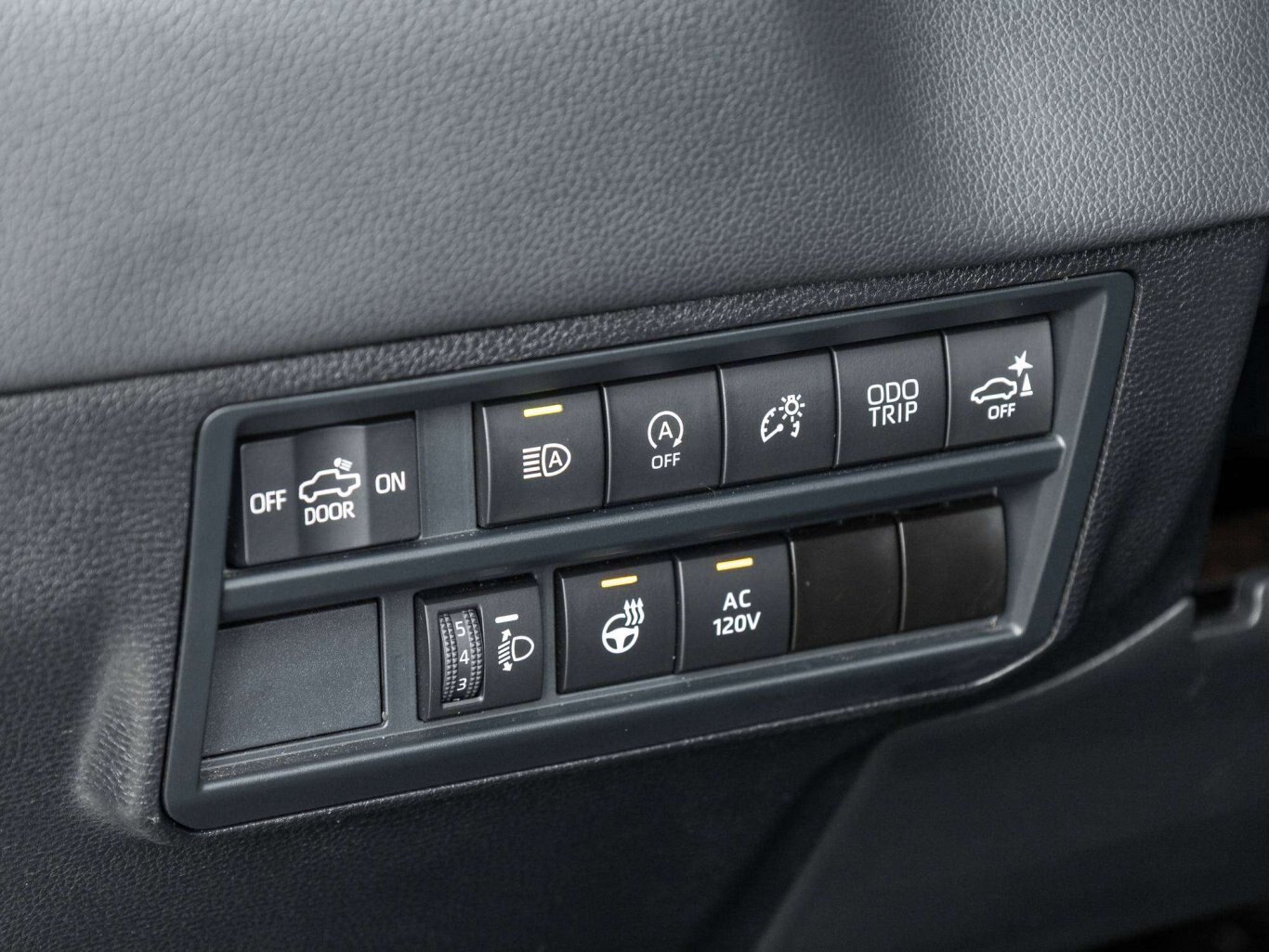 2025 Toyota Tundra LIMITED CREWMAX SUNROOF LEATHER