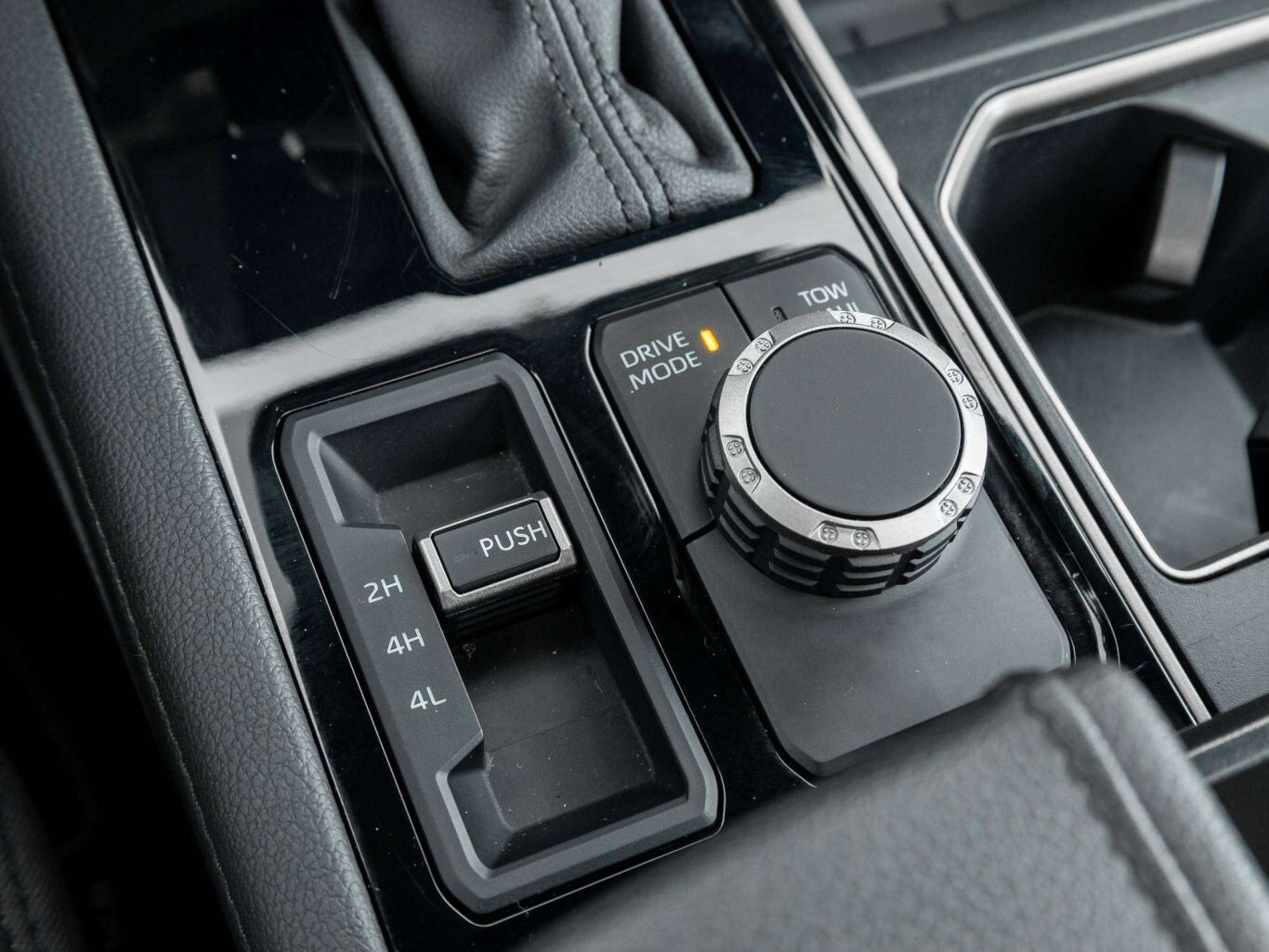 2025 Toyota Tundra LIMITED CREWMAX SUNROOF LEATHER
