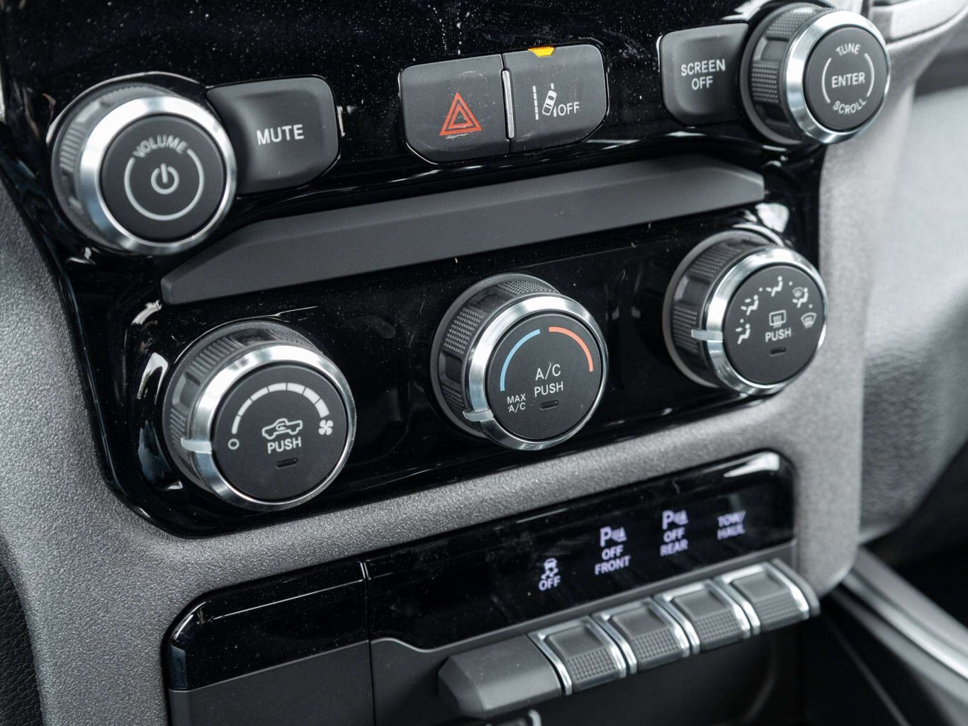 2027 Ram 1500 Express 4x4 Crew Cab 5'7 Box