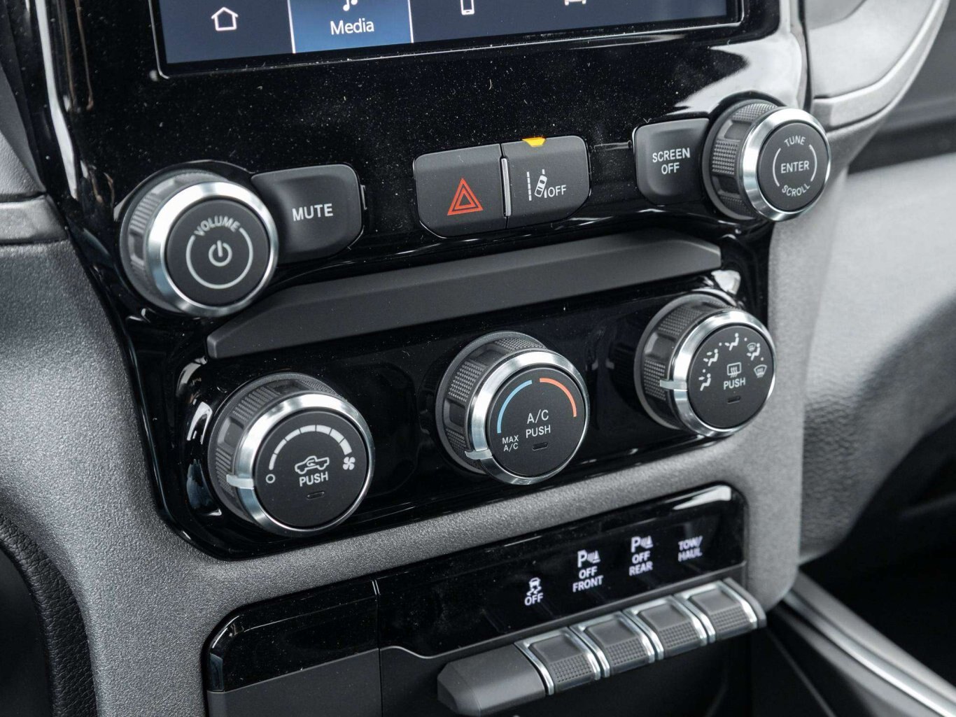 2027 Ram 1500 Express 4x4 Crew Cab 5'7 Box