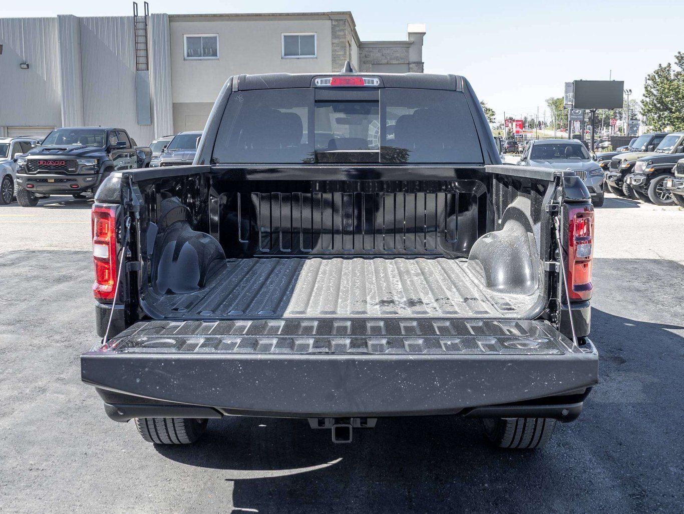 2027 Ram 1500 Express 4x4 Crew Cab 5'7 Box
