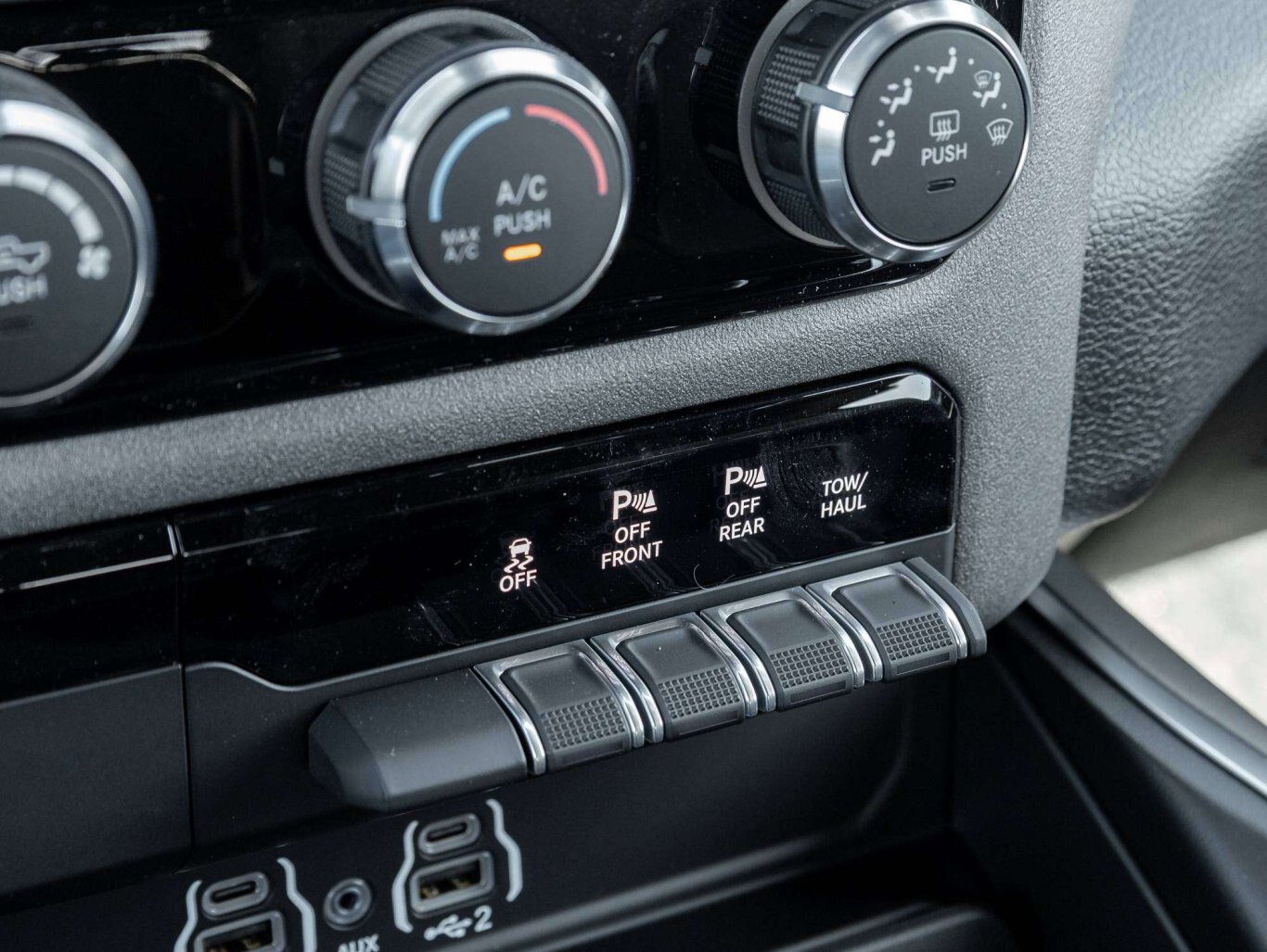 2027 Ram 1500 Express 4x4 Crew Cab 5'7 Box
