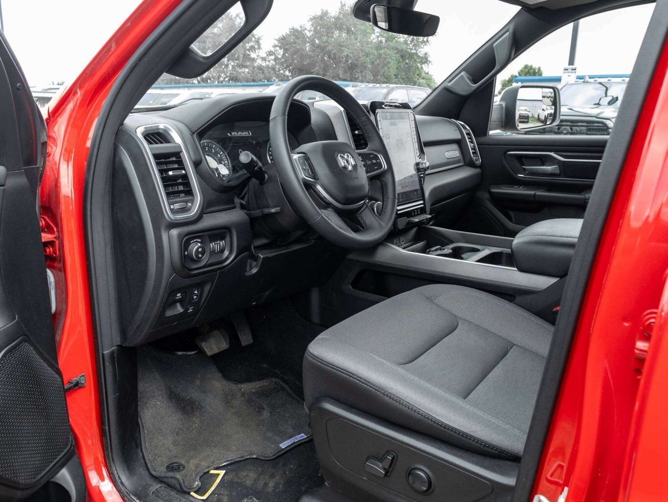 2025 Ram 1500 BIG HORN LEVEL 2 BED UTILITY CO CAR