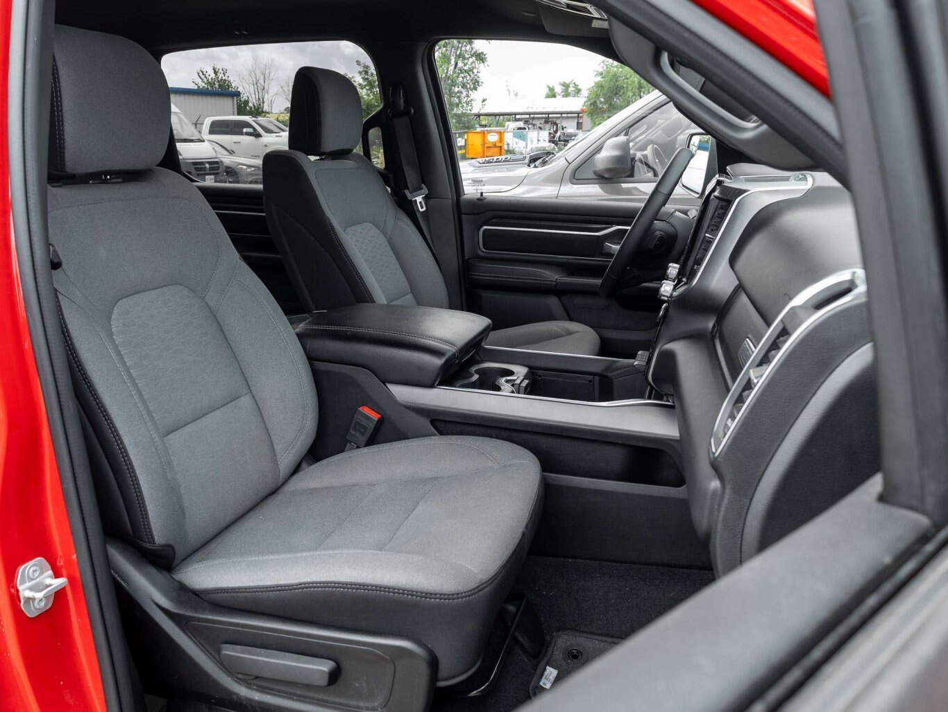 2025 Ram 1500 BIG HORN LEVEL 2 BED UTILITY CO CAR