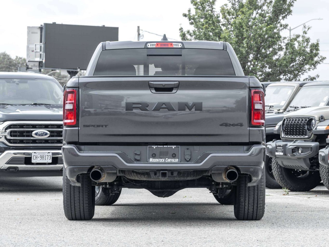 2026 Ram 1500 SPORT 3.92 REAR AXLE NAV HEATED SEATS/WHEEL