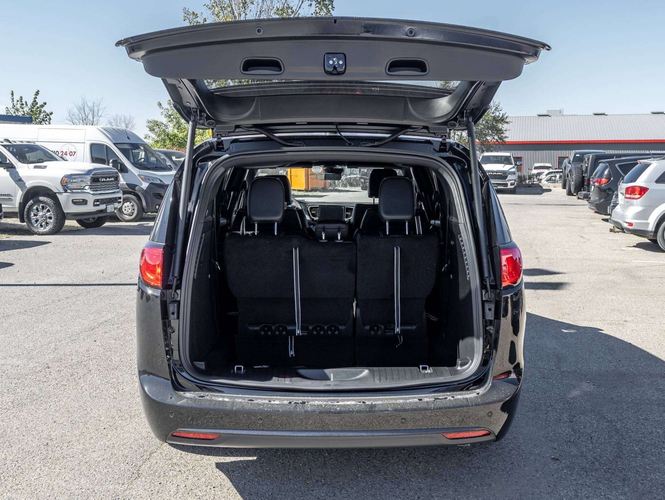 2027 Chrysler Grand Caravan SXT 2WD