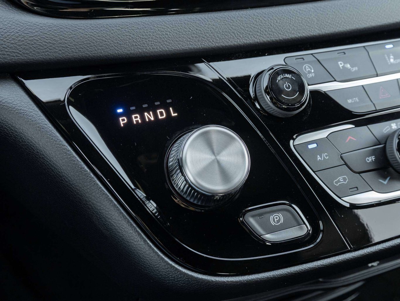 2027 Chrysler Grand Caravan SXT 2WD