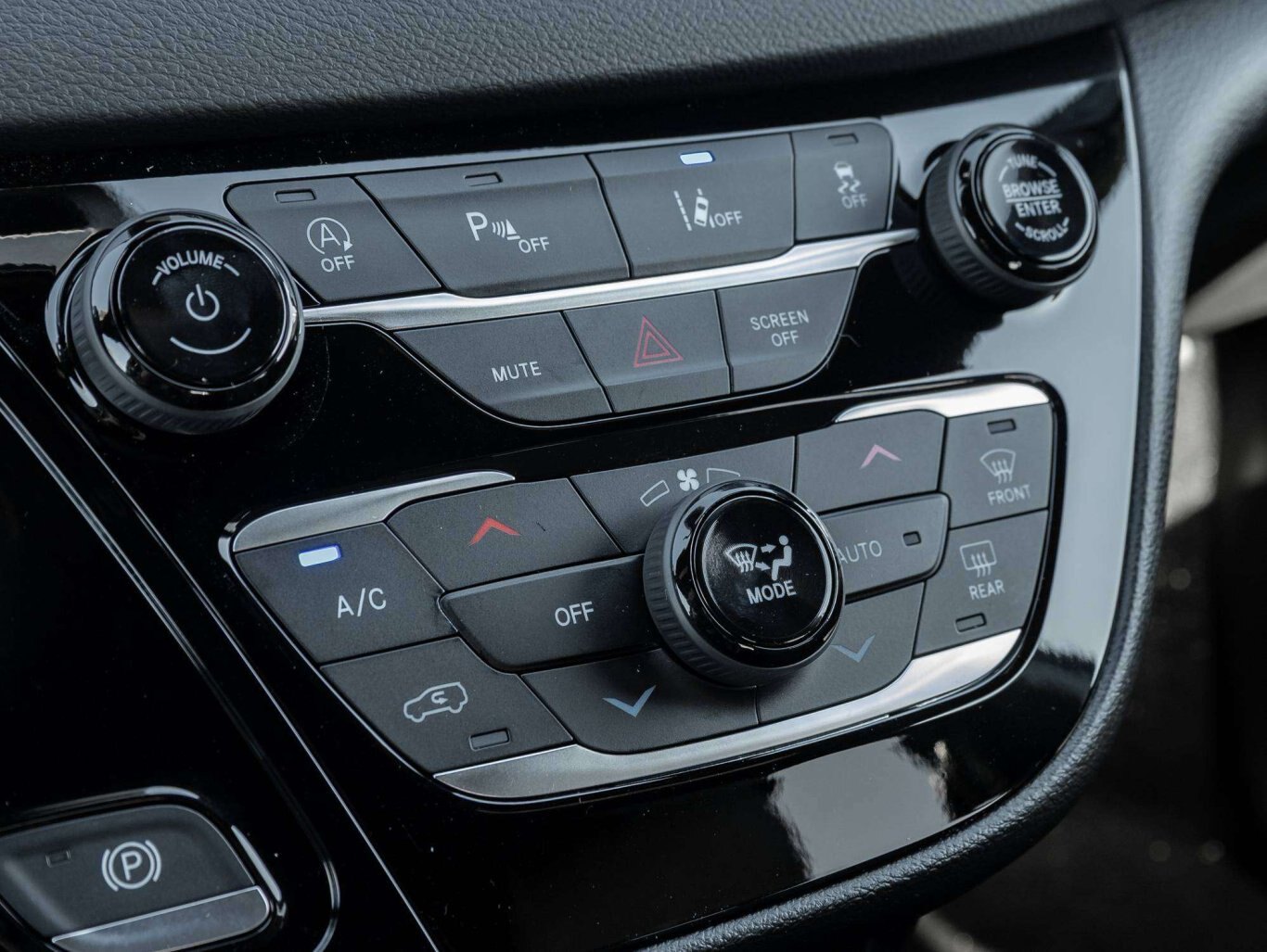 2027 Chrysler Grand Caravan SXT 2WD