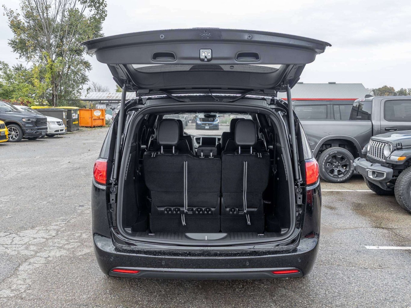 2027 Chrysler Grand Caravan SXT 2WD