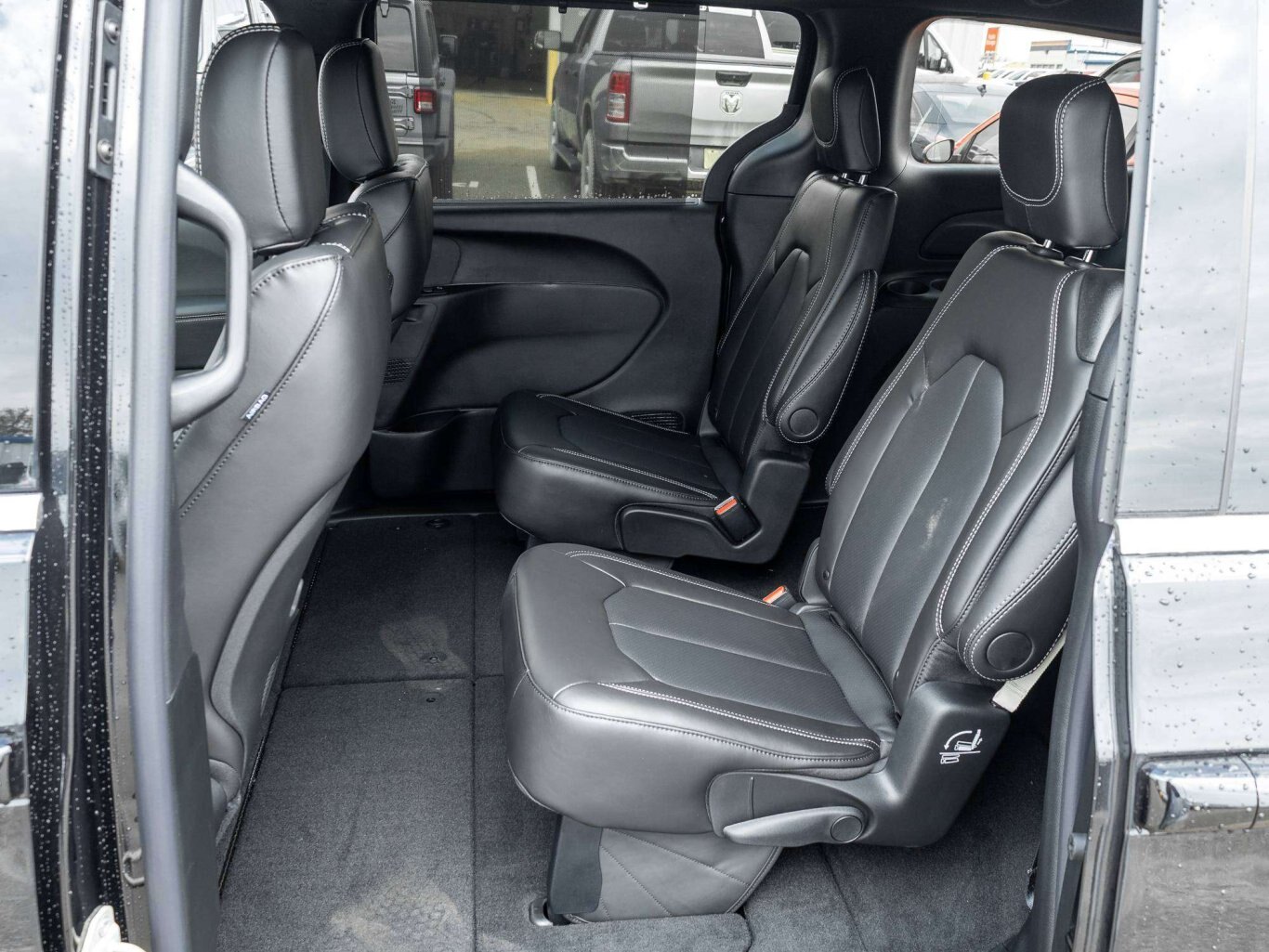 2027 Chrysler Grand Caravan SXT 2WD