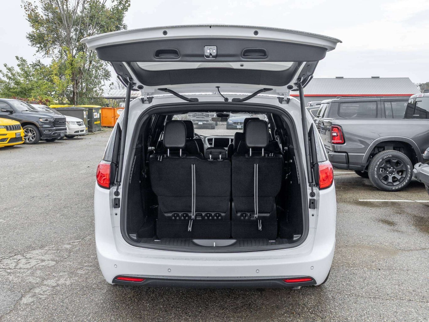 2027 Chrysler Grand Caravan SXT 2WD