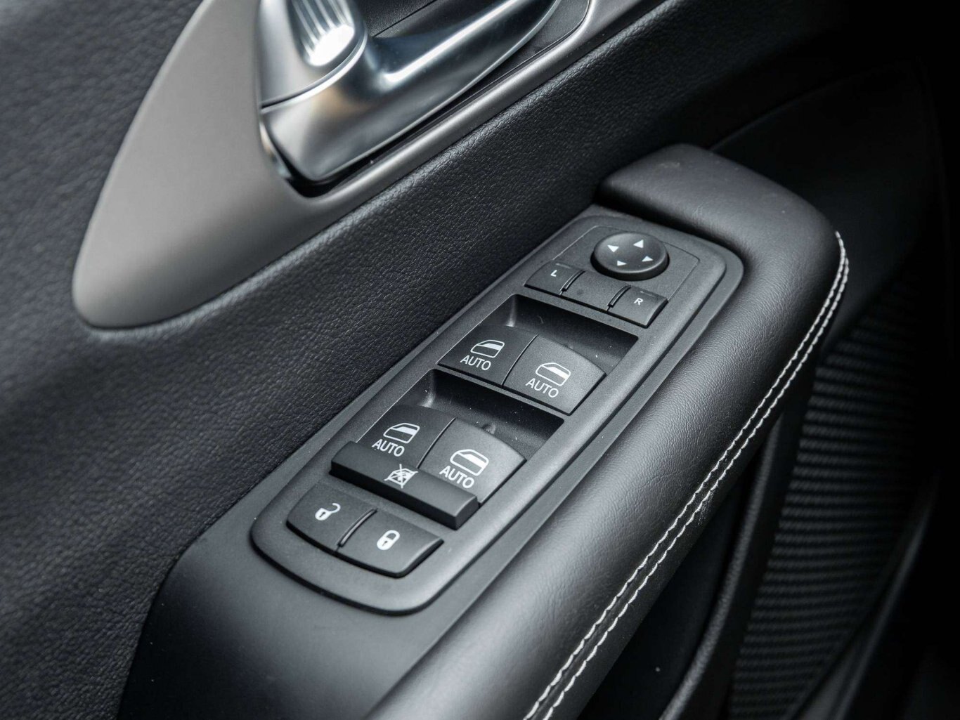 2027 Chrysler Grand Caravan SXT 2WD