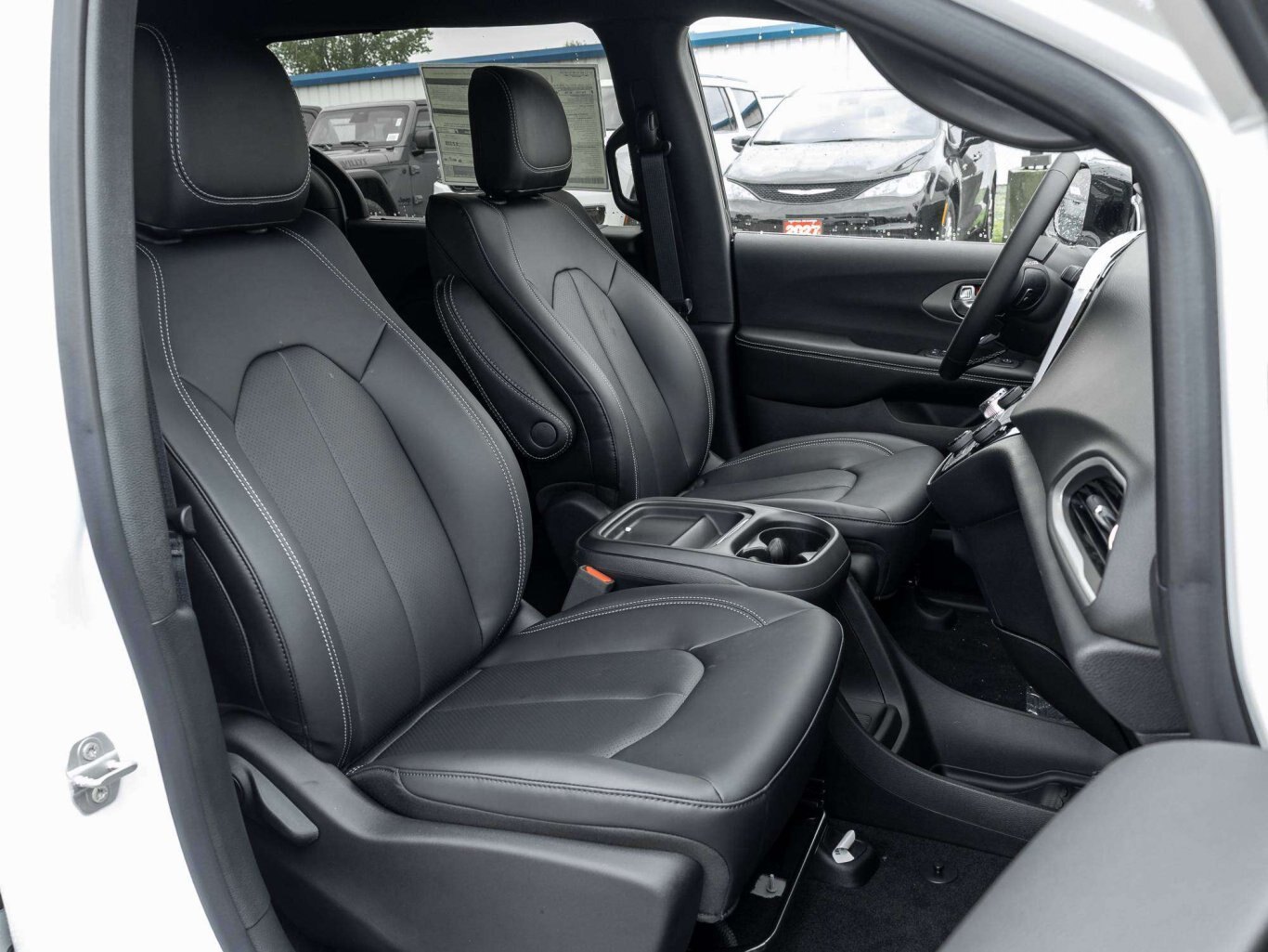 2027 Chrysler Grand Caravan SXT 2WD