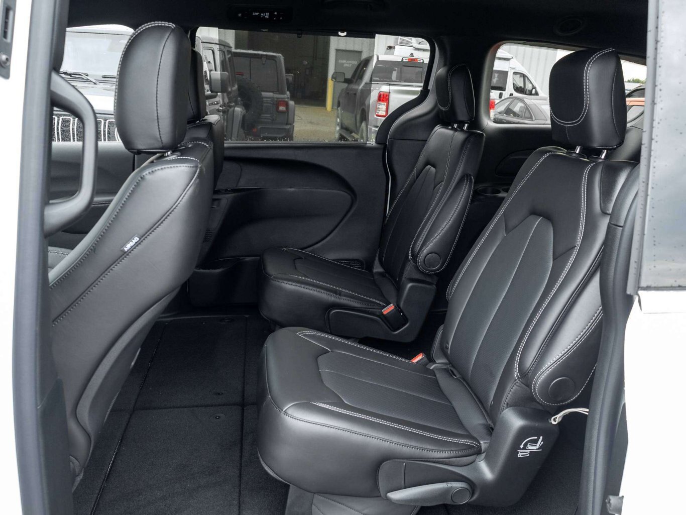 2027 Chrysler Grand Caravan SXT 2WD