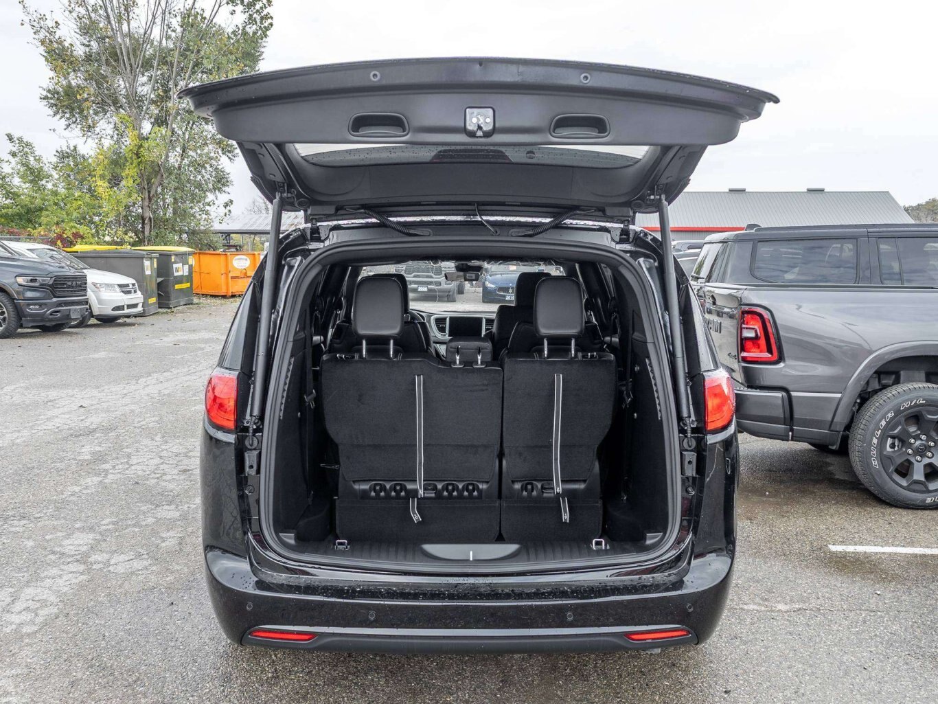 2027 Chrysler Grand Caravan SXT 2WD