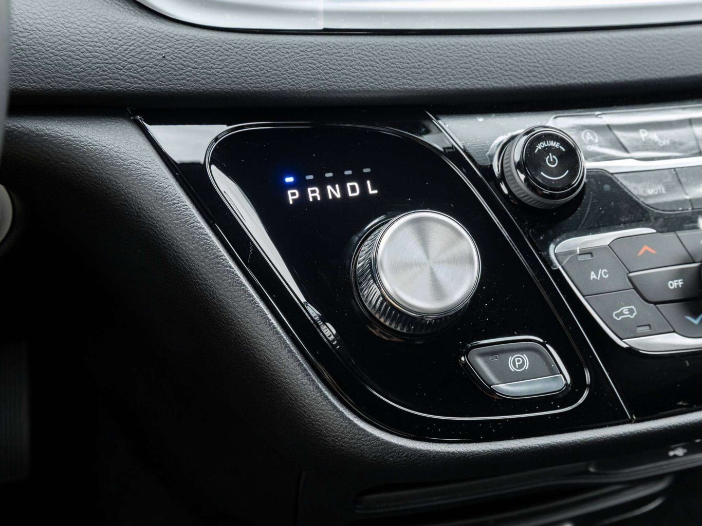 2027 Chrysler Grand Caravan SXT 2WD