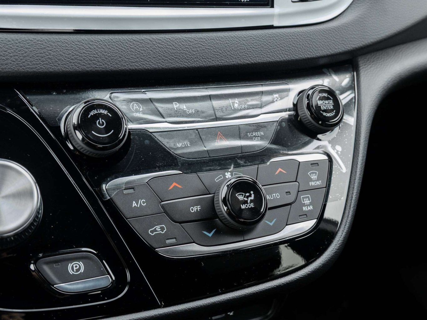 2027 Chrysler Grand Caravan SXT 2WD