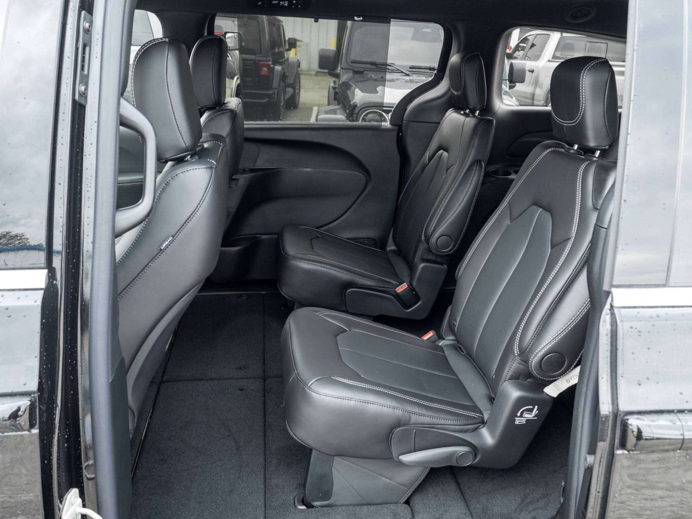 2027 Chrysler Grand Caravan SXT 2WD
