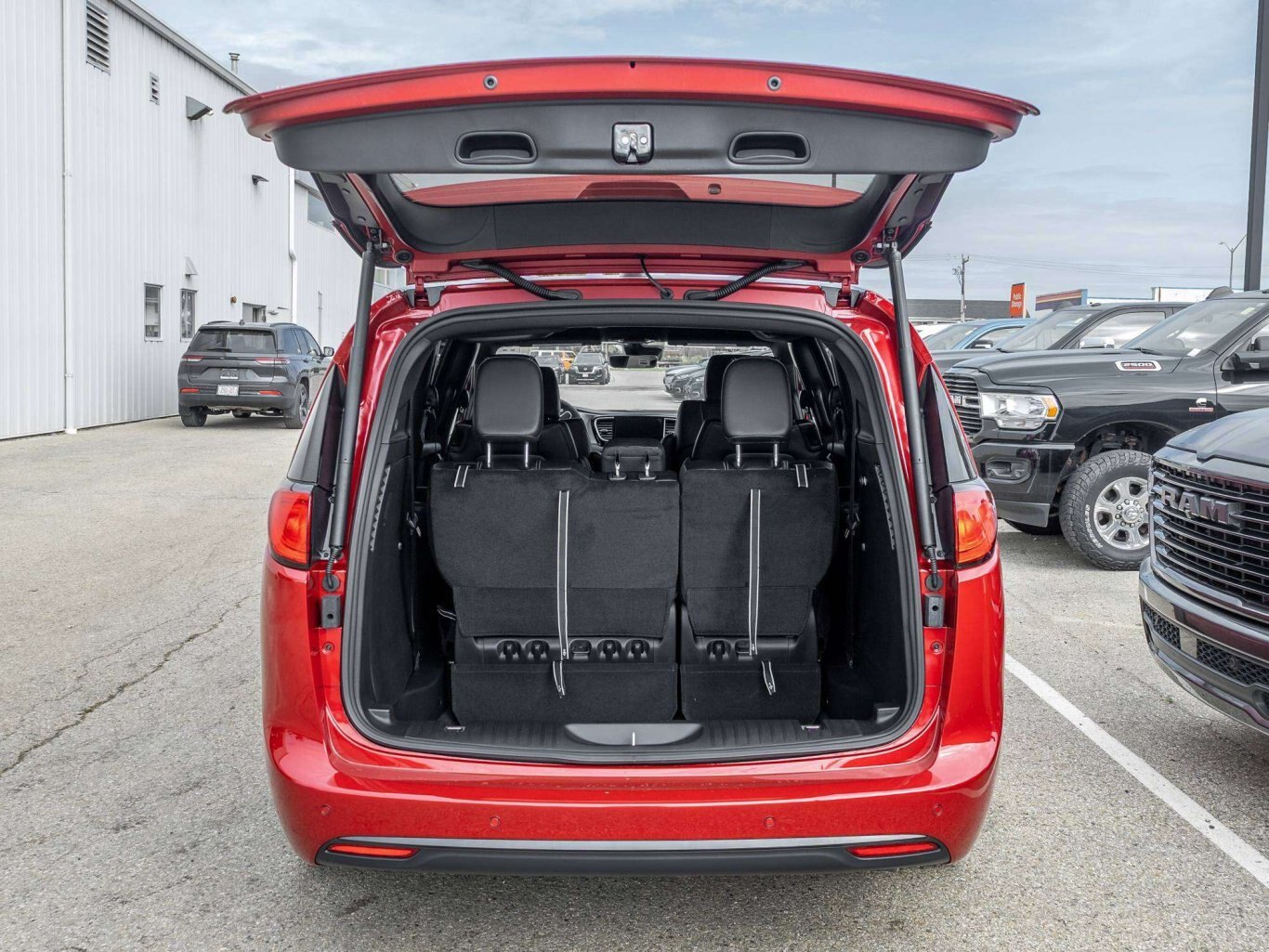 2027 Chrysler Grand Caravan SXT FULL STOW N GO BRAND NEW ORIGINAL VAN
